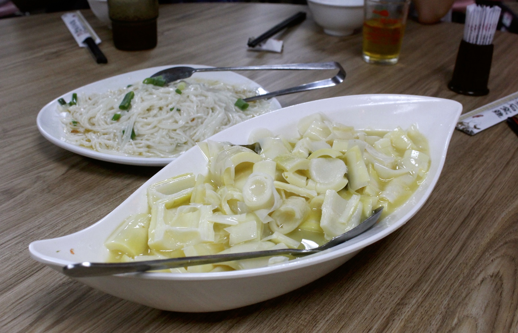 【食 福哥石窯雞】礁溪好評「石窯烤雞」選用台東放養黑羽土雞。糕渣、雞汁悶筍必點! 【食 福哥石窯雞】礁溪好評「石窯烤雞」選用台東放養黑羽土雞。糕渣、雞汁悶筍必點!