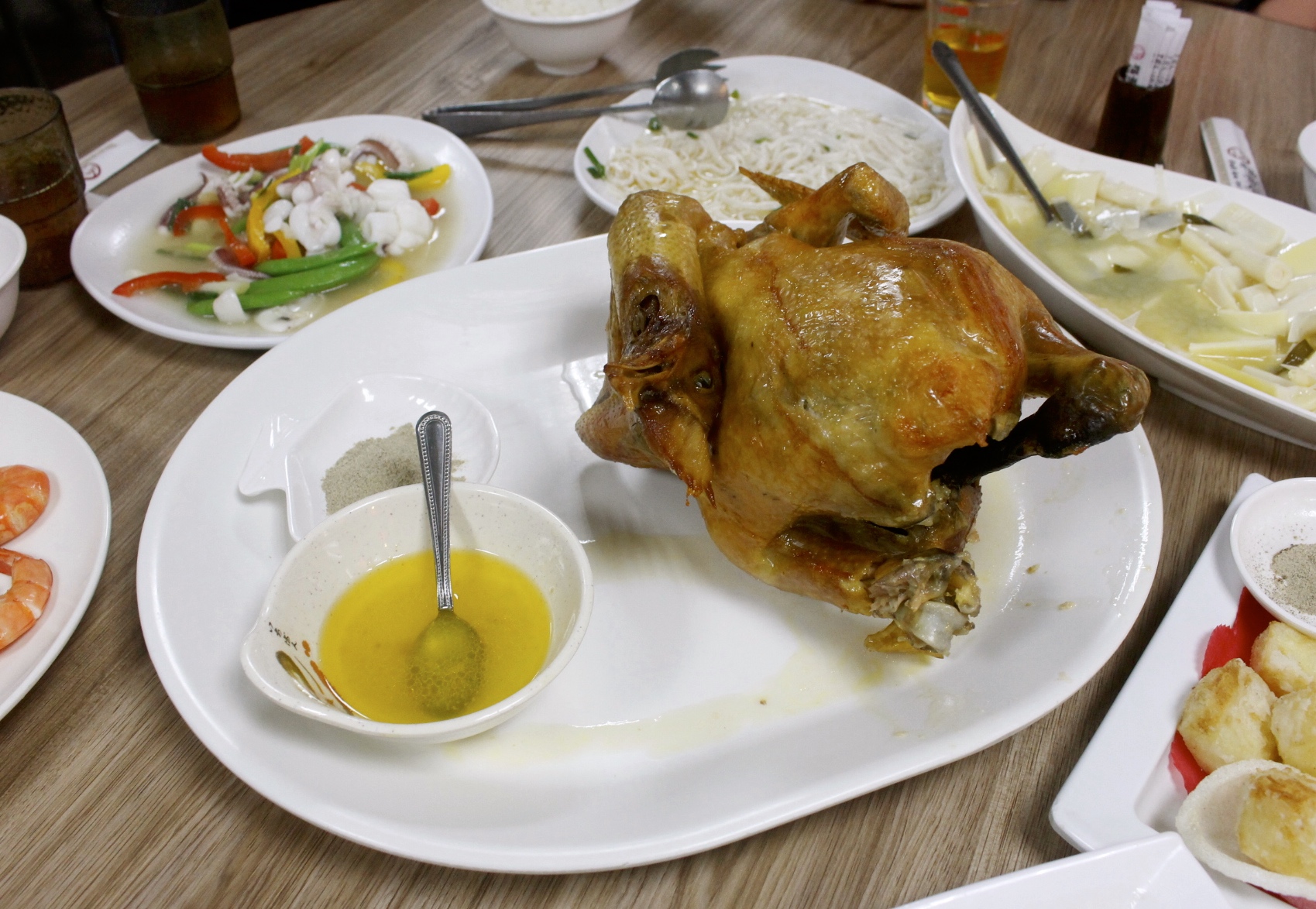 【食 福哥石窯雞】礁溪好評「石窯烤雞」選用台東放養黑羽土雞。糕渣、雞汁悶筍必點! 【食 福哥石窯雞】礁溪好評「石窯烤雞」選用台東放養黑羽土雞。糕渣、雞汁悶筍必點!