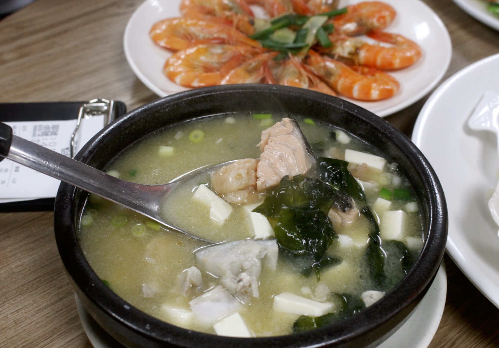 【食 福哥石窯雞】礁溪好評「石窯烤雞」選用台東放養黑羽土雞。糕渣、雞汁悶筍必點! 【食 福哥石窯雞】礁溪好評「石窯烤雞」選用台東放養黑羽土雞。糕渣、雞汁悶筍必點!