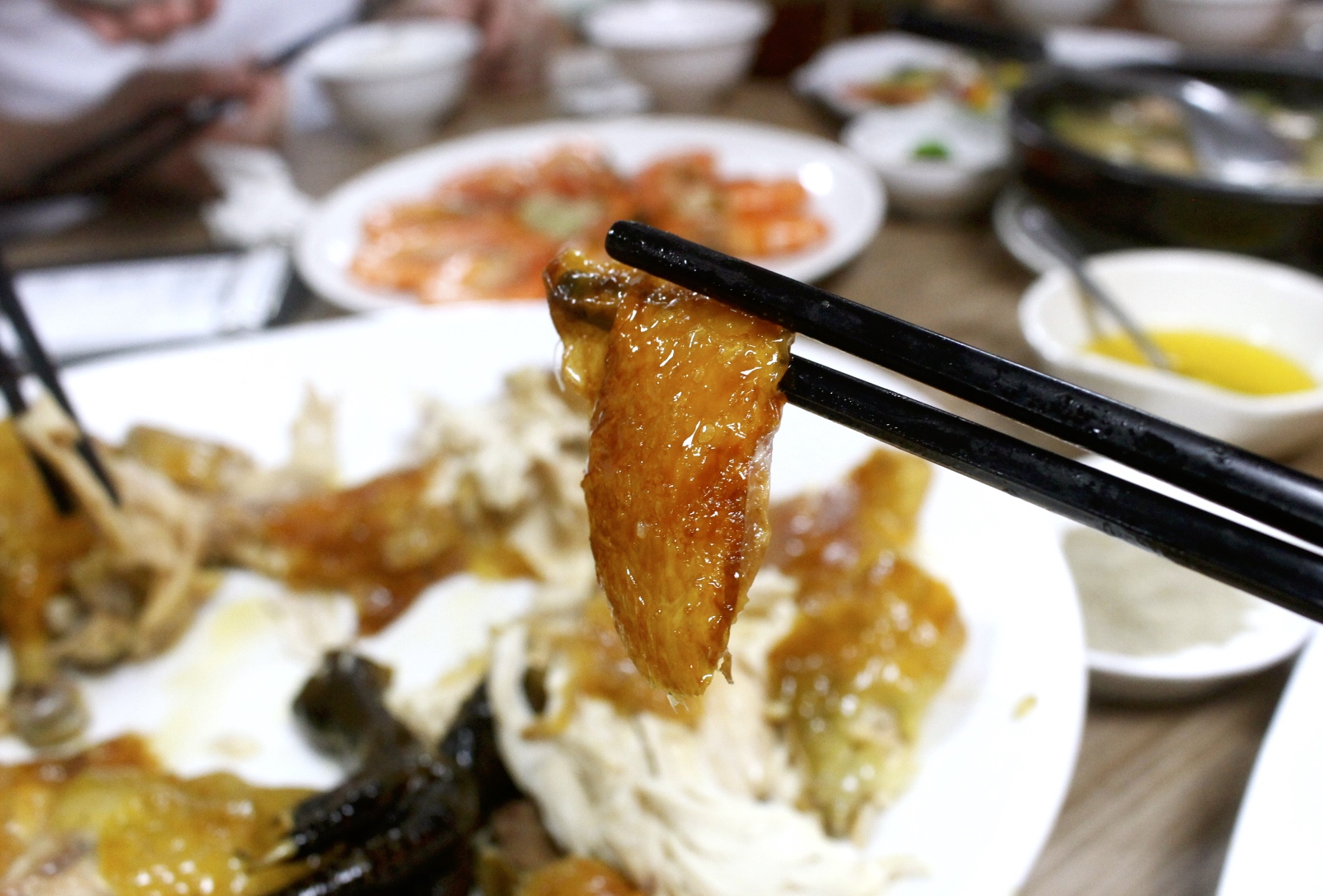 【食 福哥石窯雞】礁溪好評「石窯烤雞」選用台東放養黑羽土雞。糕渣、雞汁悶筍必點! 【食 福哥石窯雞】礁溪好評「石窯烤雞」選用台東放養黑羽土雞。糕渣、雞汁悶筍必點!