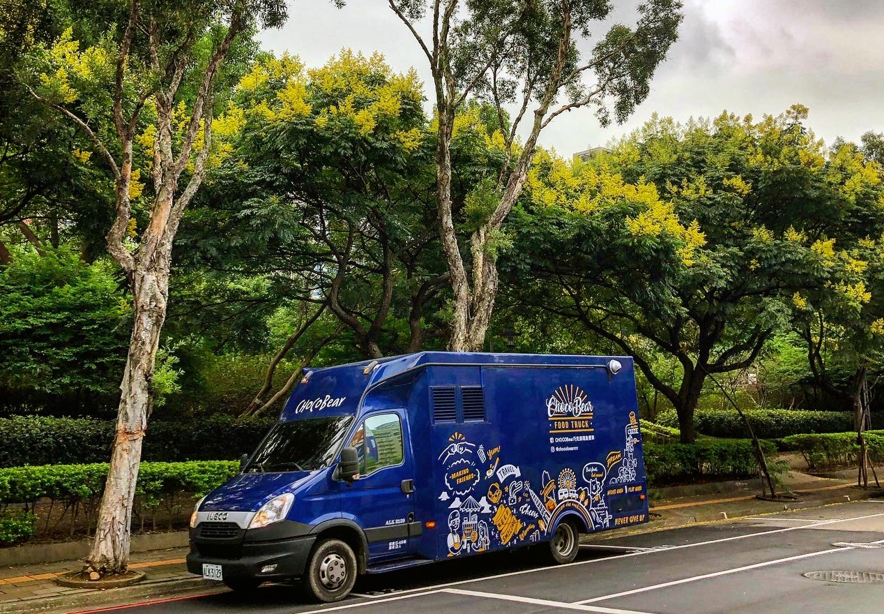 【食 CHOCOBear 巧克熊環島餐車】史上最難排的環島攤車.「招牌牛肉堡」巧克麵包、純牛漢堡肉搭配可可醬 口味超獨特! 【食 CHOCOBear 巧克熊環島餐車】史上最難排的環島攤車.「招牌牛肉堡」巧克麵包、純牛漢堡肉搭配可可醬 口味超獨特!