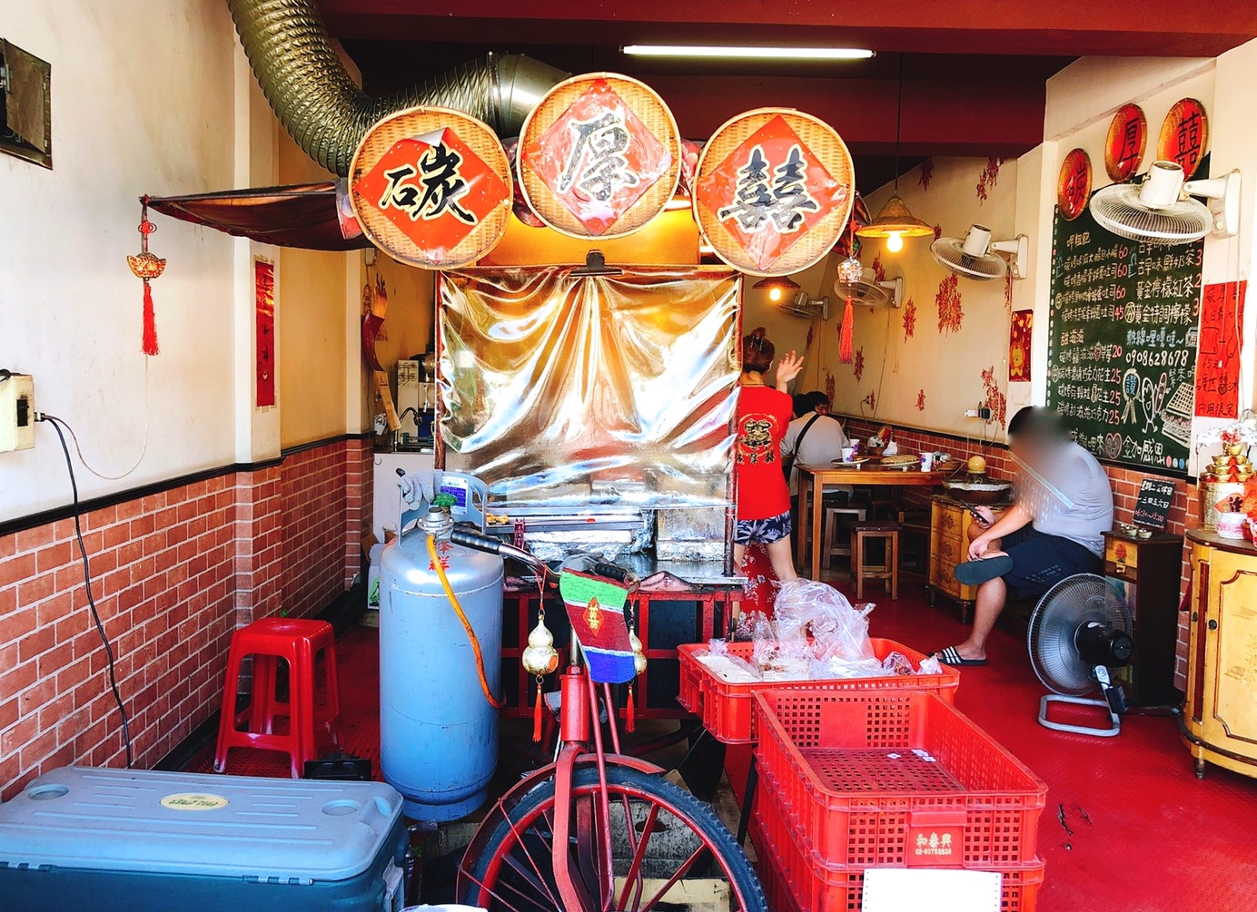 【食 碳厚囍】充滿懷舊囍字的三輪車早餐店。一早就能吃到碳烤大腸包小腸. 超推“碳烤里肌肉牽絲吐司” 好呷 【食 碳厚囍】充滿懷舊囍字的三輪車早餐店。一早就能吃到碳烤大腸包小腸. 超推“碳烤里肌肉牽絲吐司” 好呷