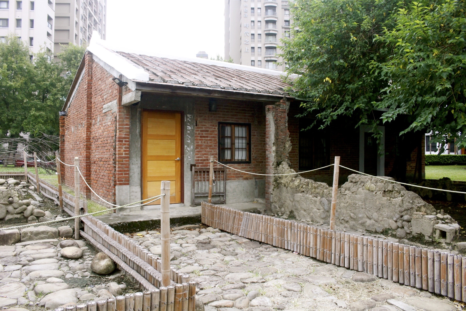 【遊 新瓦屋客家文化保存區】兩百多年歷史客家聚落。免費景點！假日還有定時導覽（附設收費停車場）
