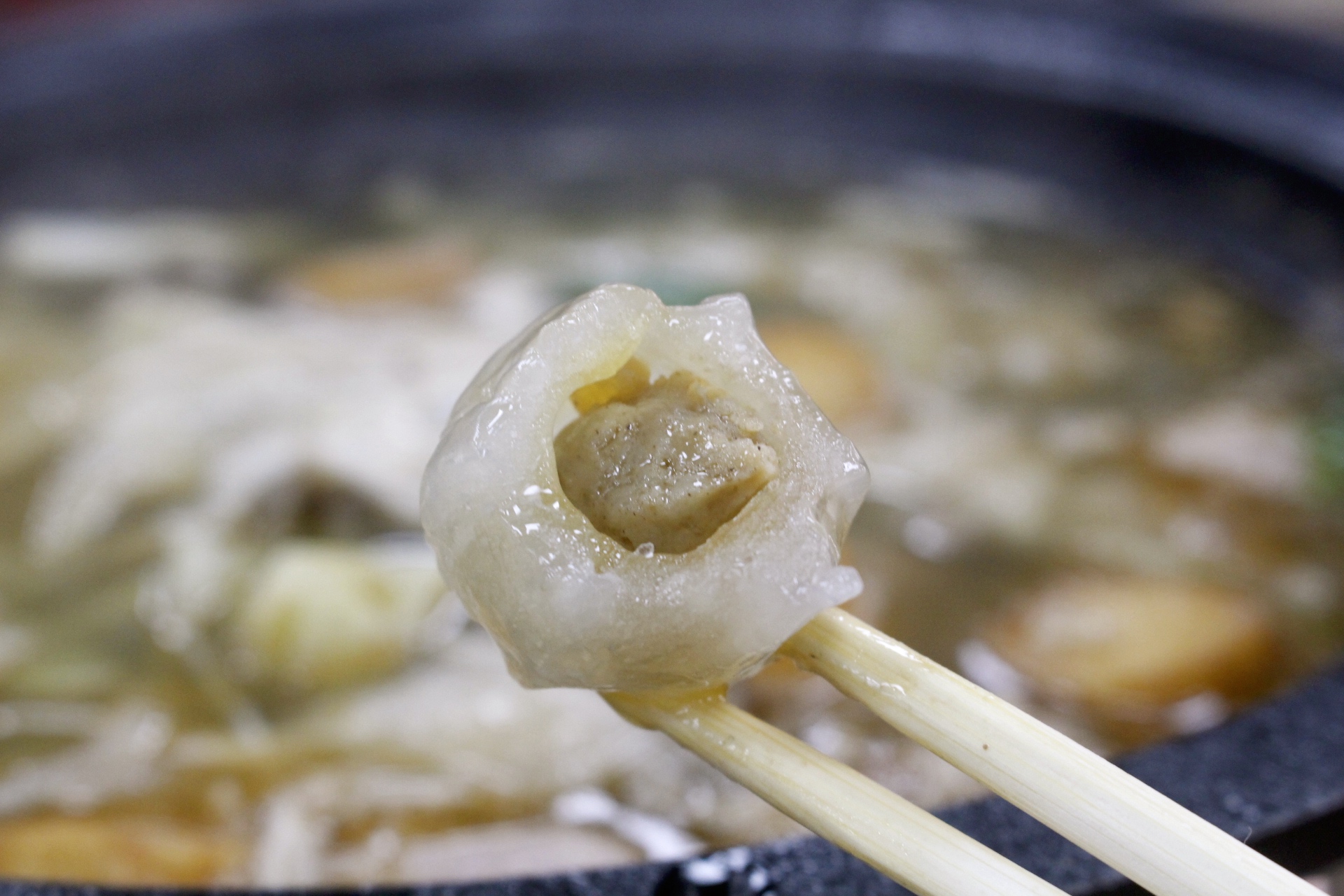 【食 小紅莓自助式石頭火鍋城】松江內湖老字號火鍋“桃園”也有分店!大火爆炒洋蔥、依盤計費、環境寬敞適合聚餐 【食 小紅莓自助式石頭火鍋城】松江內湖老字號火鍋“桃園”也有分店!大火爆炒洋蔥、依盤計費、環境寬敞適合聚餐