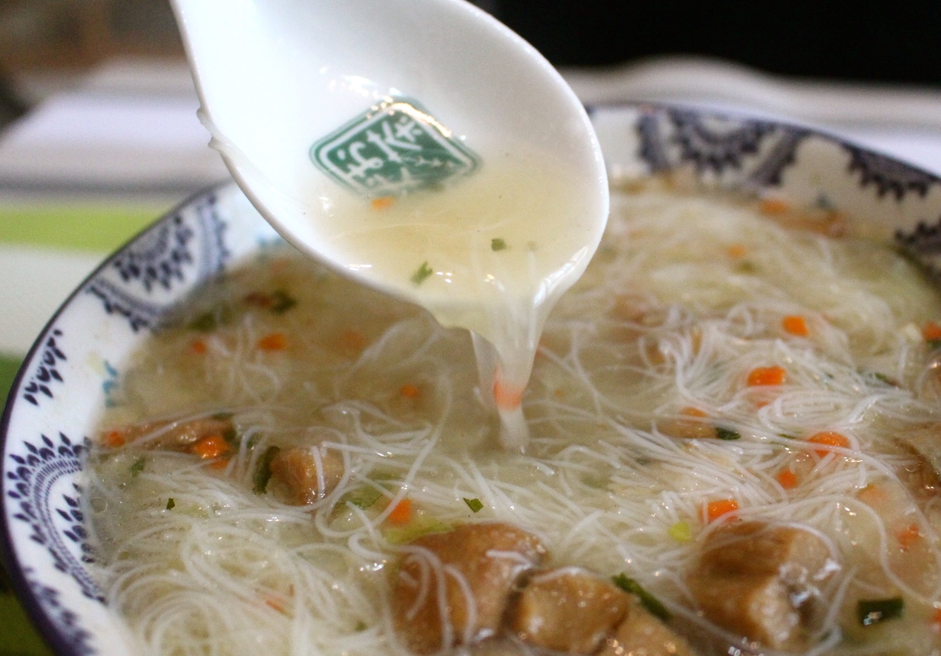 【食 漁品軒】基隆十大伴手禮！全台唯一即食(泡)的海鮮米粉、XO醬讓菜色增添海鮮風味