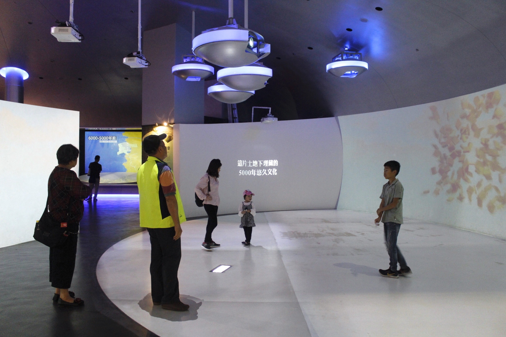 【遊 南科考古館】2019新景點!全票80元就能暢遊史前五千年考古學和兒童遊戲區!(附設免費停車場) 【遊 南科考古館】2019新景點!全票80元就能暢遊史前五千年考古學和兒童遊戲區!(附設免費停車場)