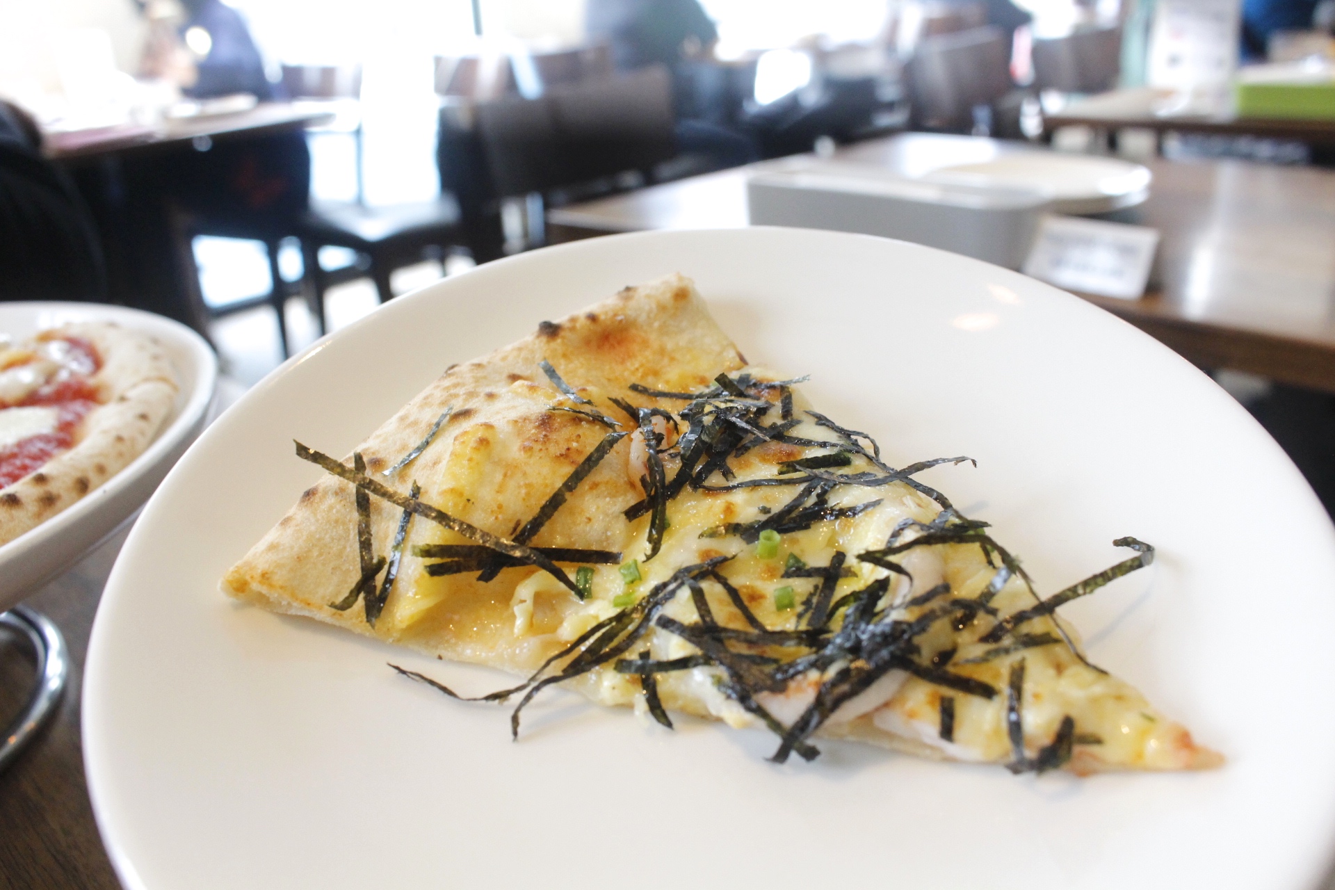 【食 Japoli義大利餐酒館】三井outlet分店「特色拼搭Pizza」一次可以嚐到四種口味！環境氛圍、服務都大加分