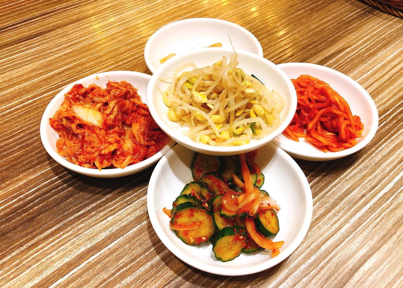 【食 韓食拌樂 bibim】大阪連鎖品牌(三井outlet分店)。韓式小菜無限吃到飽!天冷就是要吃韓國部隊鍋 【食 韓食拌樂 bibim】大阪連鎖品牌(三井outlet分店)。韓式小菜無限吃到飽!天冷就是要吃韓國部隊鍋