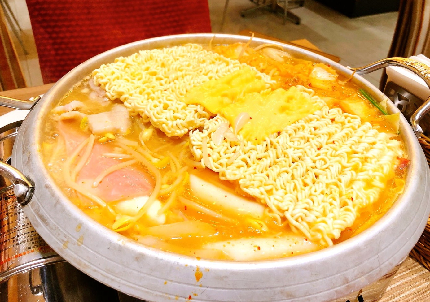 【食 韓食拌樂 bibim】大阪連鎖品牌(三井outlet分店)。韓式小菜無限吃到飽!天冷就是要吃韓國部隊鍋 【食 韓食拌樂 bibim】大阪連鎖品牌(三井outlet分店)。韓式小菜無限吃到飽!天冷就是要吃韓國部隊鍋
