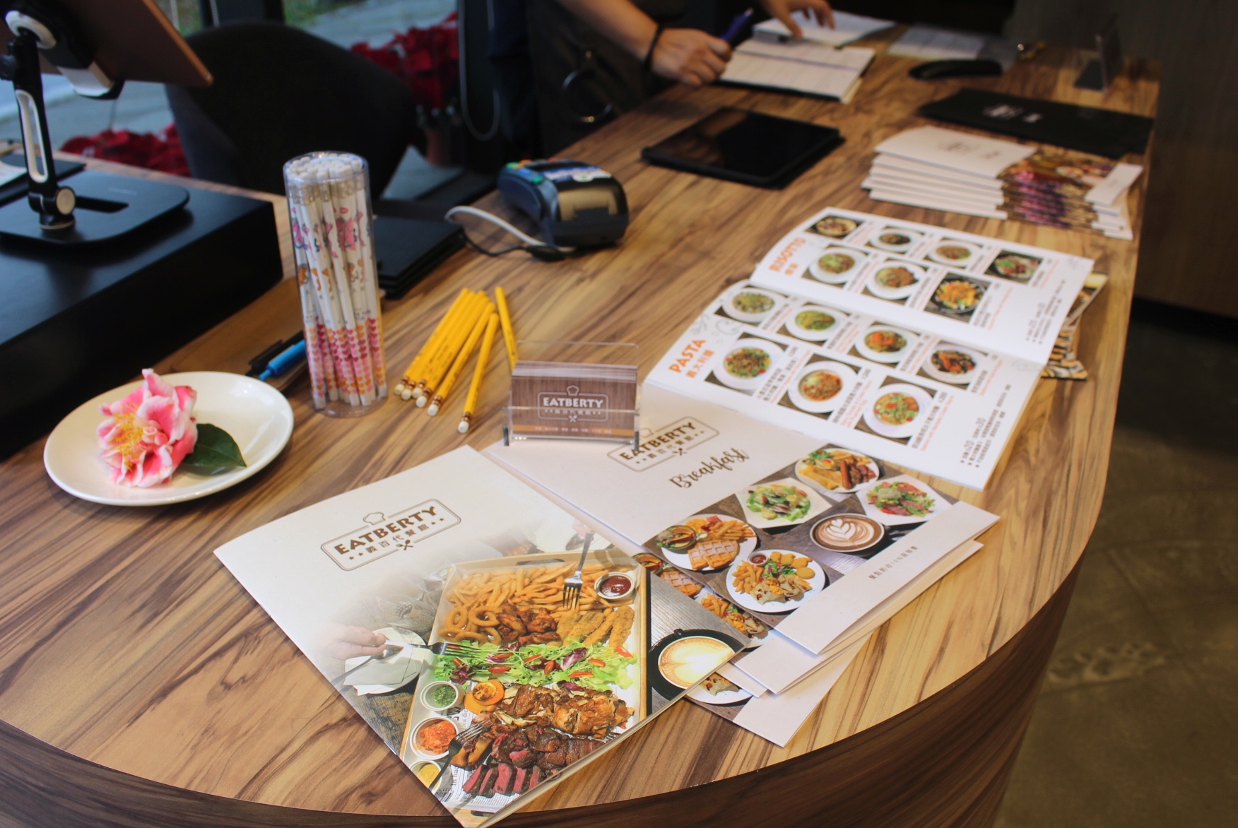 【食 義百代餐館】老字號利百代彩筆文創館就在龜山工業區!12/20~12/26打卡享優惠、還有文具特惠活動 【食 義百代餐館】老字號利百代彩筆文創館就在龜山工業區!12/20~12/26打卡享優惠、還有文具特惠活動