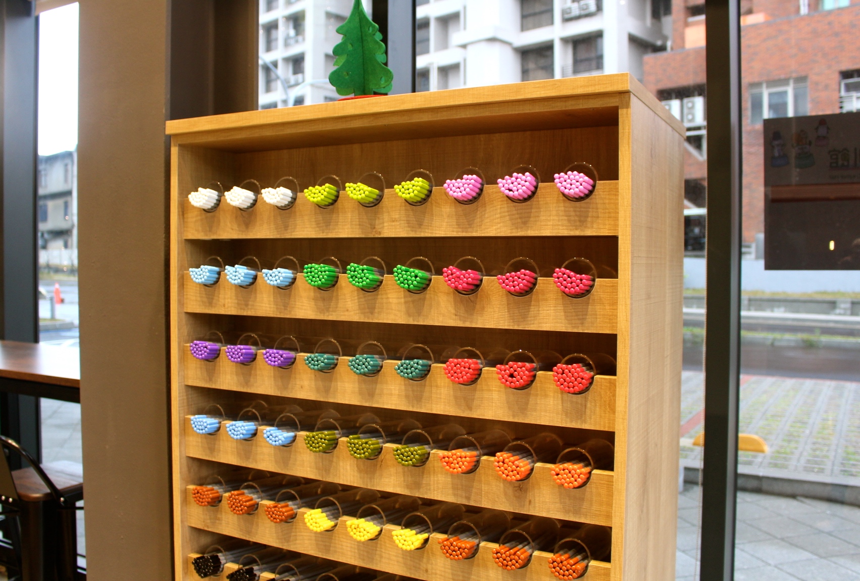 【食 義百代餐館】老字號利百代彩筆文創館就在龜山工業區!12/20~12/26打卡享優惠、還有文具特惠活動 【食 義百代餐館】老字號利百代彩筆文創館就在龜山工業區!12/20~12/26打卡享優惠、還有文具特惠活動