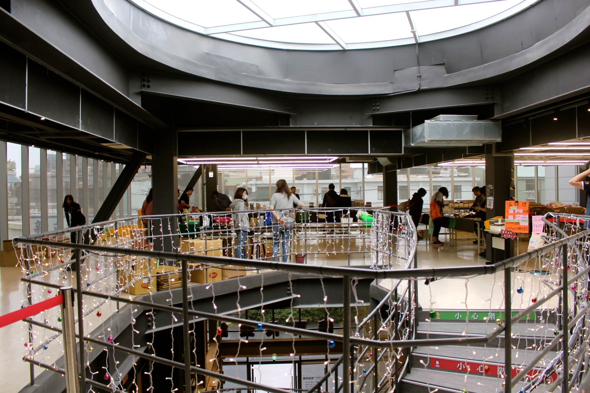 【食 義百代餐館】老字號利百代彩筆文創館就在龜山工業區!12/20~12/26打卡享優惠、還有文具特惠活動 【食 義百代餐館】老字號利百代彩筆文創館就在龜山工業區!12/20~12/26打卡享優惠、還有文具特惠活動