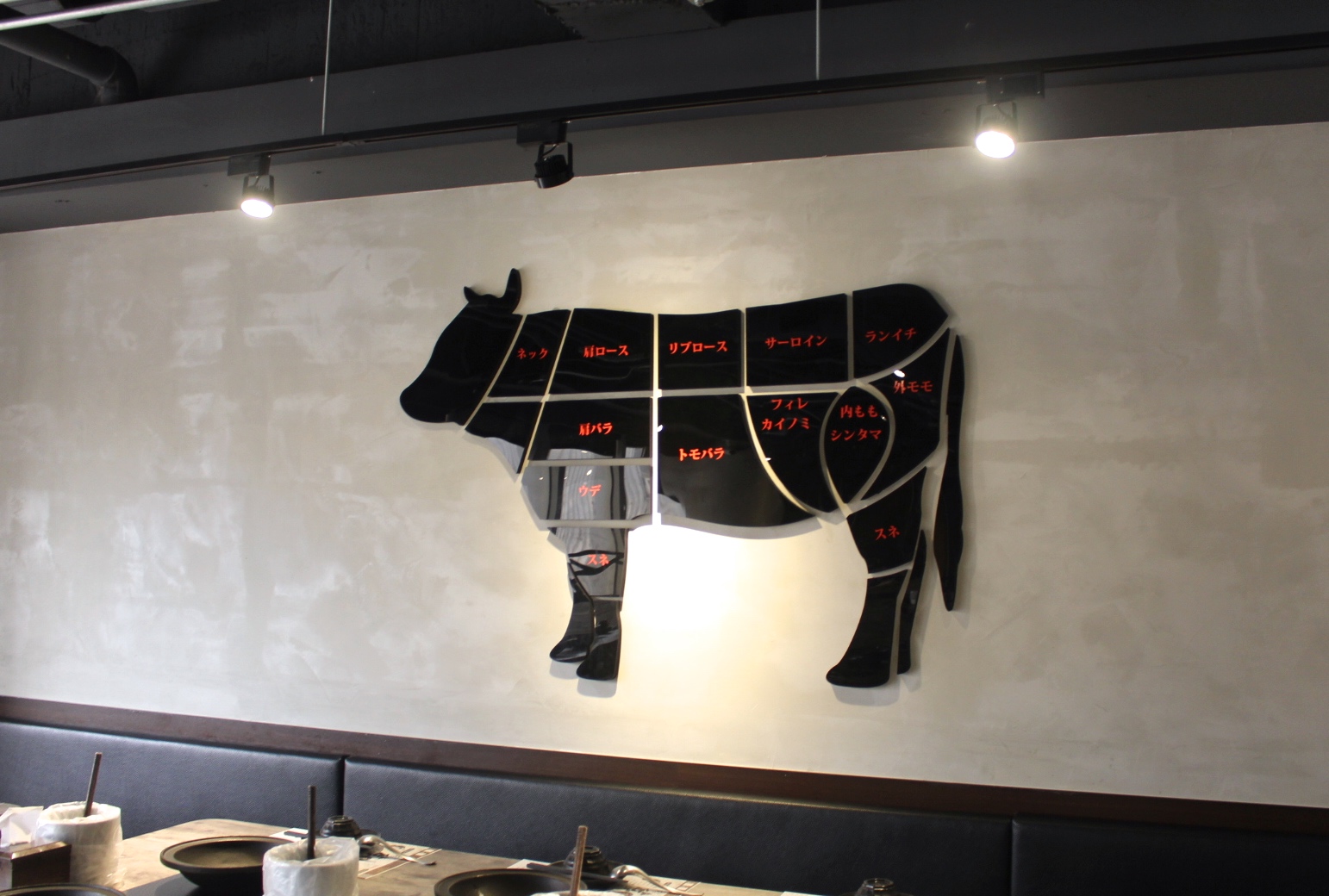 【食 嗑肉石鍋 (中壢店)】快來中美村大樓大嗑石鍋！痛風海鮮船＋肉滿滿拼盤～讓你吃到翻過去