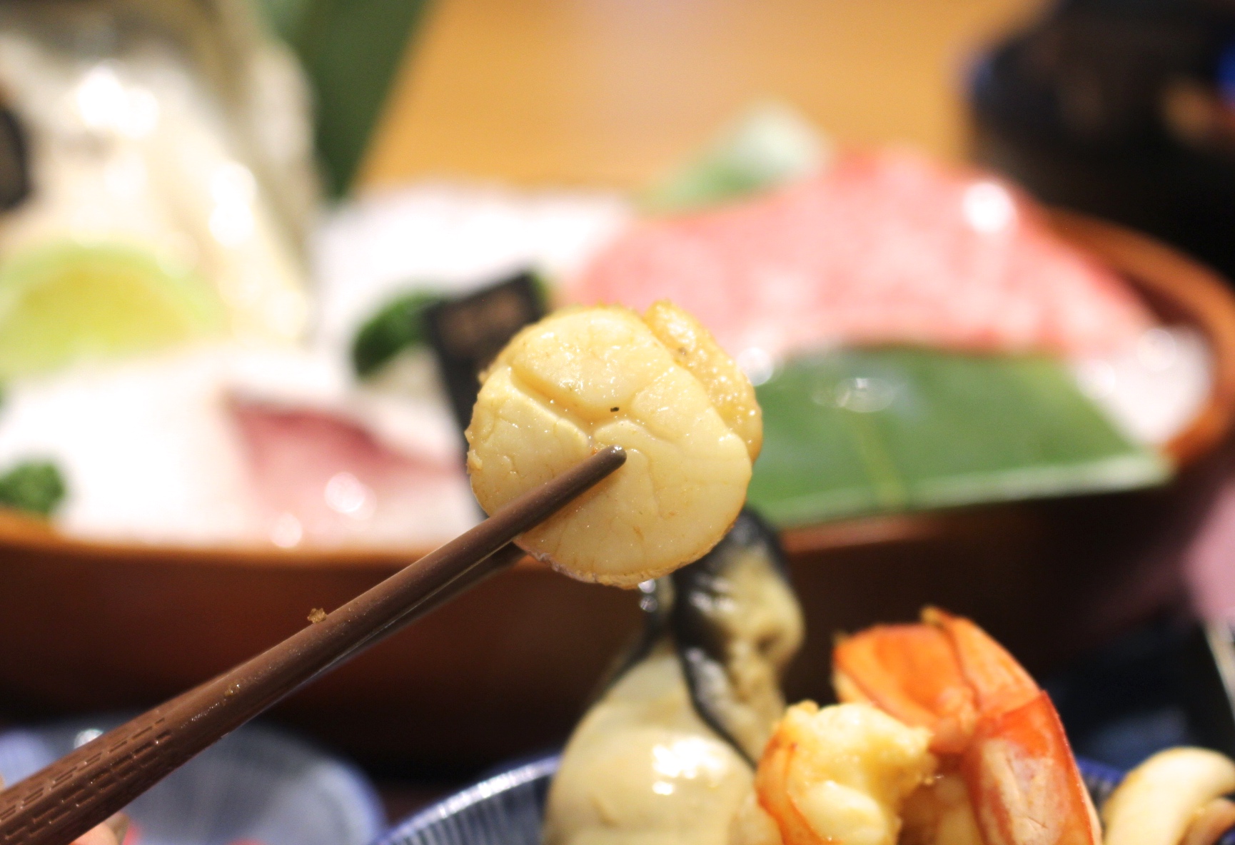 【食 東港強和牛燒肉】就是要吃「海鮮頂級和牛」搭配麻辣鍋，日本A5頂級和牛油花瞬間化開～超美味