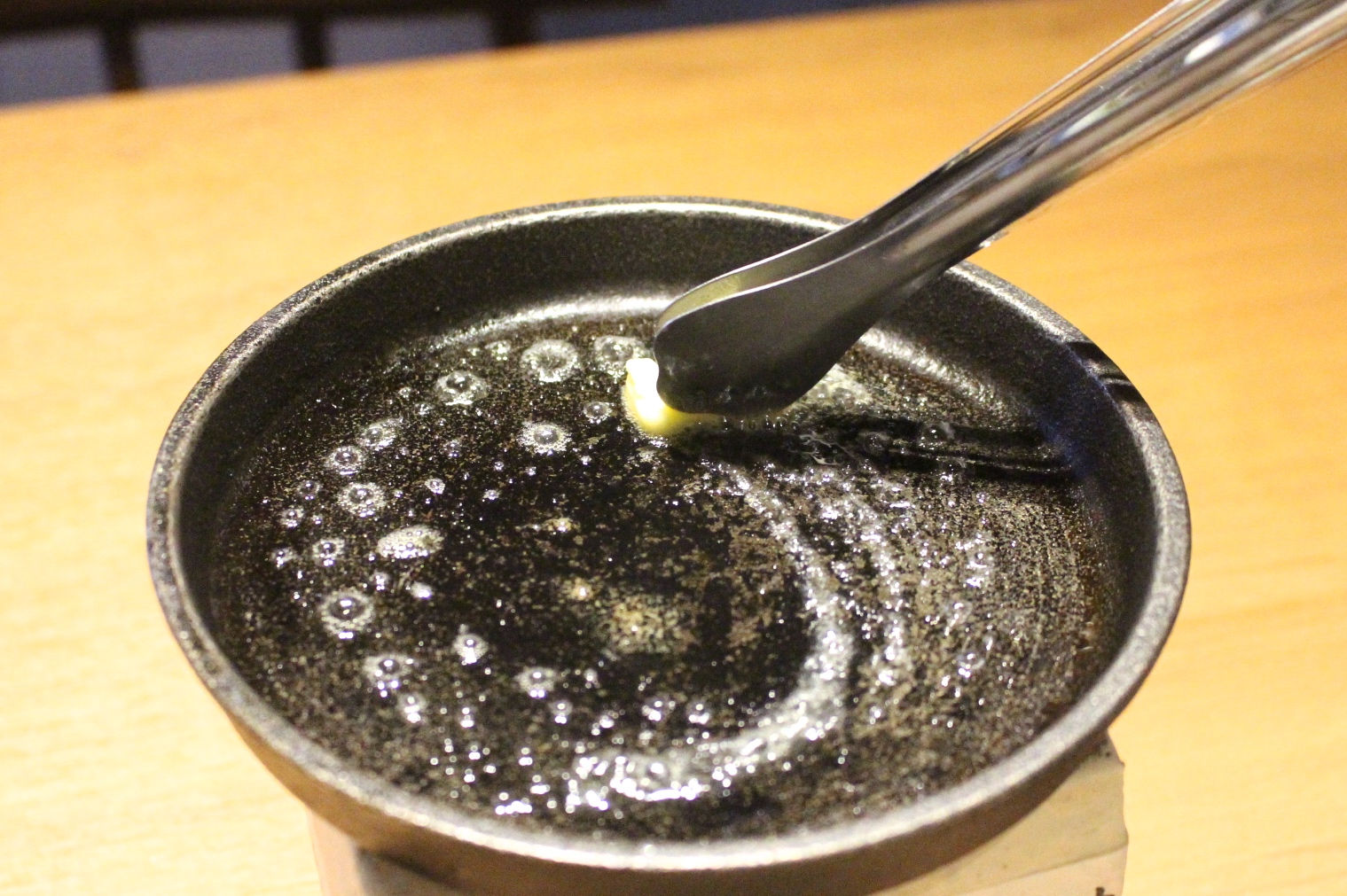 【食 東港強和牛燒肉】就是要吃「海鮮頂級和牛」搭配麻辣鍋，日本A5頂級和牛油花瞬間化開～超美味