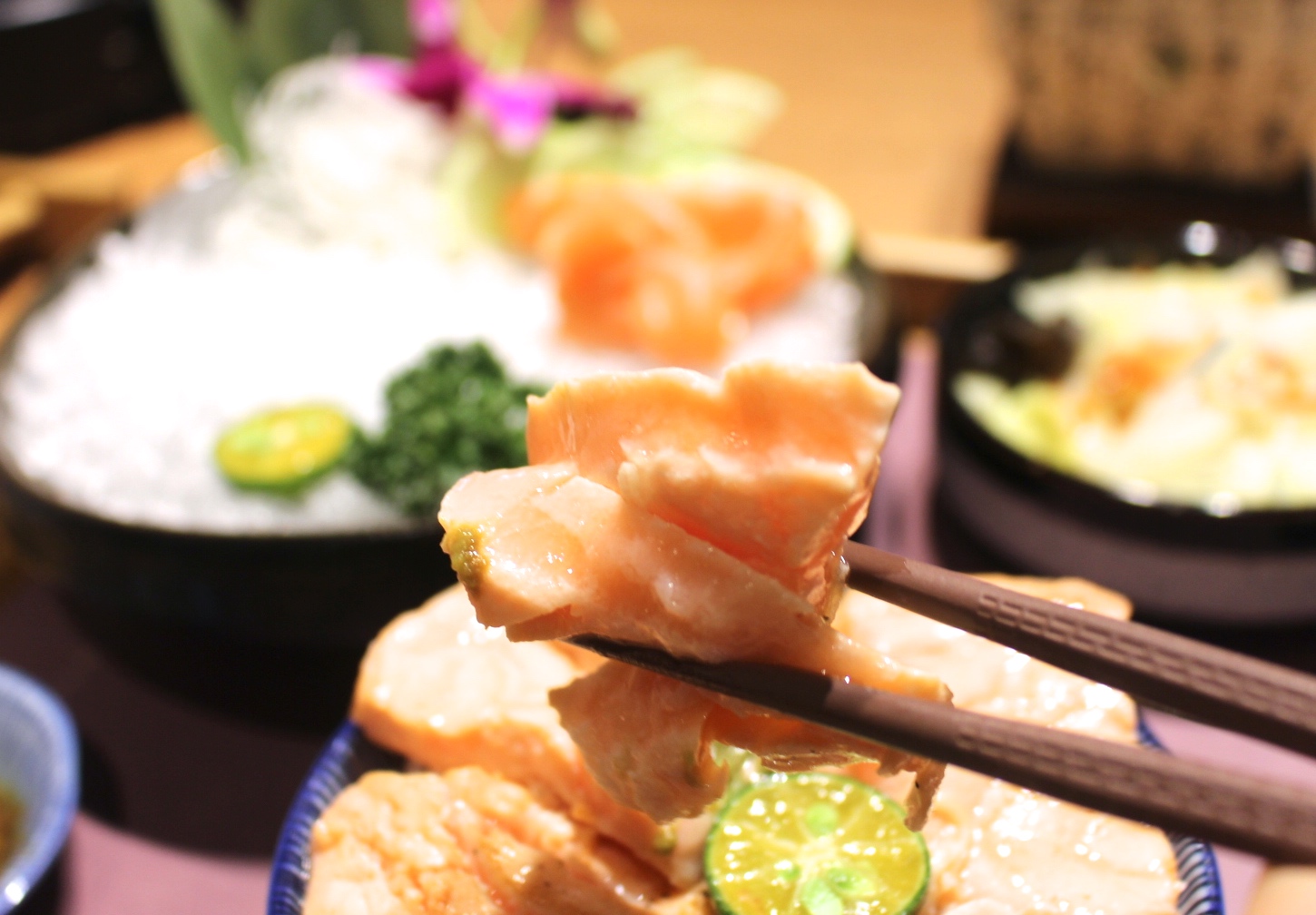 【食 東港強和牛燒肉】就是要吃「海鮮頂級和牛」搭配麻辣鍋，日本A5頂級和牛油花瞬間化開～超美味