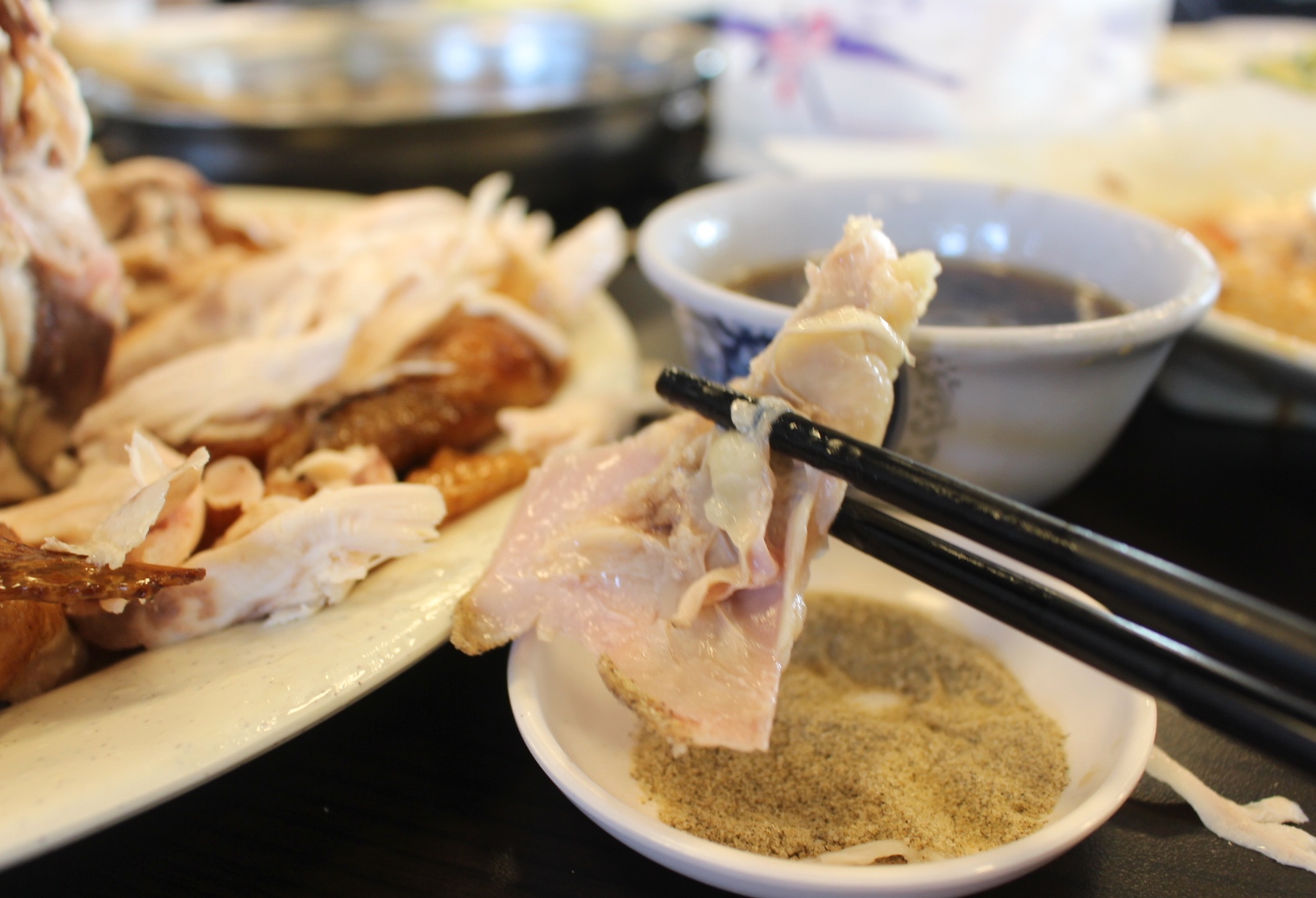 【食 閣樓桶窯雞】雲林古坑Google評價優上。1600元經濟合菜份量好大一盤!連桶窯雞也是自家養殖 【食 閣樓桶窯雞】雲林古坑Google評價優上。1600元經濟合菜份量好大一盤!連桶窯雞也是自家養殖