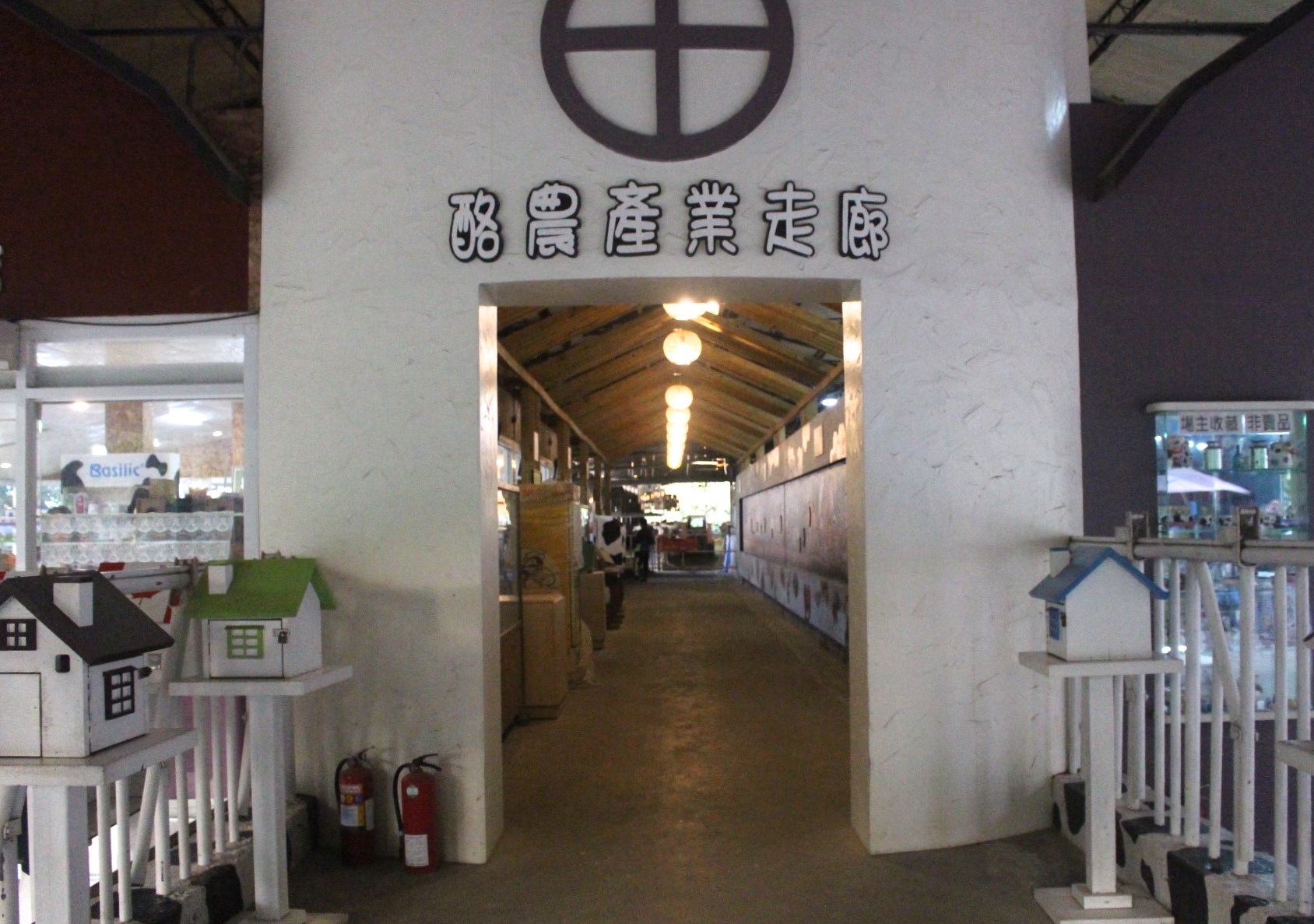 【玩 綠盈牧場】50元就能入園觀賞「全台唯一鵝賽場」！餵食山羊兔子、牧牛草原、牽牛花溜滑梯