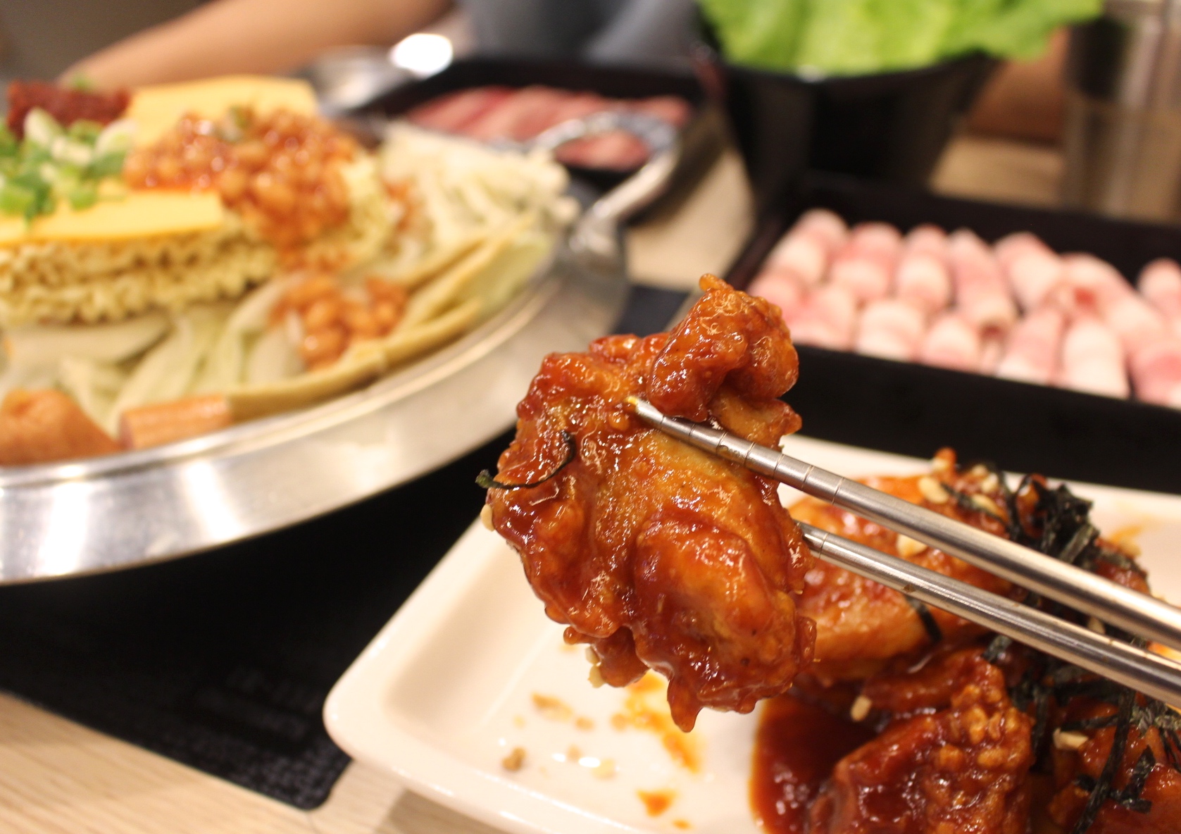 【食 木槿花韓式食堂(中壢店)】藏身家樂福一人也能享用的鐵盤烤肉!厚實3公分海鮮煎餅必點、雙人部隊鍋最划算 【食 木槿花韓式食堂(中壢店)】藏身家樂福一人也能享用的鐵盤烤肉!厚實3公分海鮮煎餅必點、雙人部隊鍋最划算