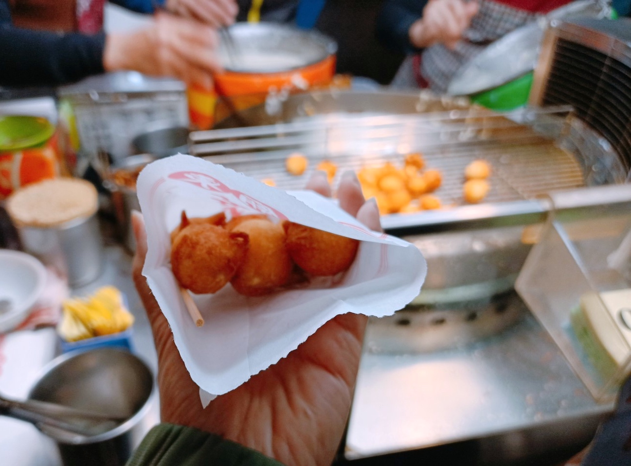 【食 廟東夜市】2020版- 豐原在地老夜市!人氣超旺菱角酥、洪記蚵仔煎、清水肉圓仔湯、清蒸蝦仁肉圓 【食 廟東夜市】2020版- 豐原在地老夜市!人氣超旺菱角酥、洪記蚵仔煎、清水肉圓仔湯、清蒸蝦仁肉圓