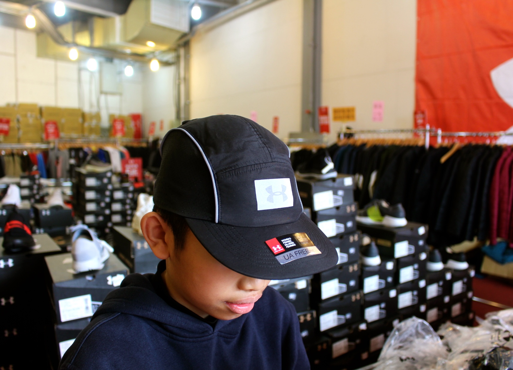 【買 UNDER ARMOUR 巡迴拍賣會】桃園場活動到2/9!最低商品35折、鞋款5折( 精選商品買3件或買5件再繼續打折) 【買 UNDER ARMOUR 巡迴拍賣會】桃園場活動到2/9!最低商品35折、鞋款5折( 精選商品買3件或買5件再繼續打折)