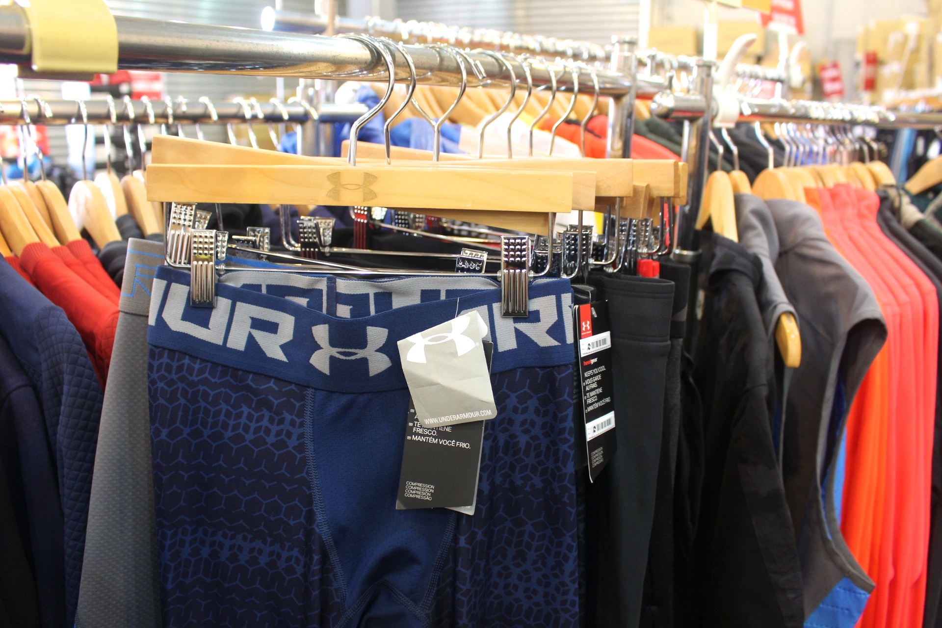 【買 UNDER ARMOUR 巡迴拍賣會】桃園場活動到2/9!最低商品35折、鞋款5折( 精選商品買3件或買5件再繼續打折) 【買 UNDER ARMOUR 巡迴拍賣會】桃園場活動到2/9!最低商品35折、鞋款5折( 精選商品買3件或買5件再繼續打折)
