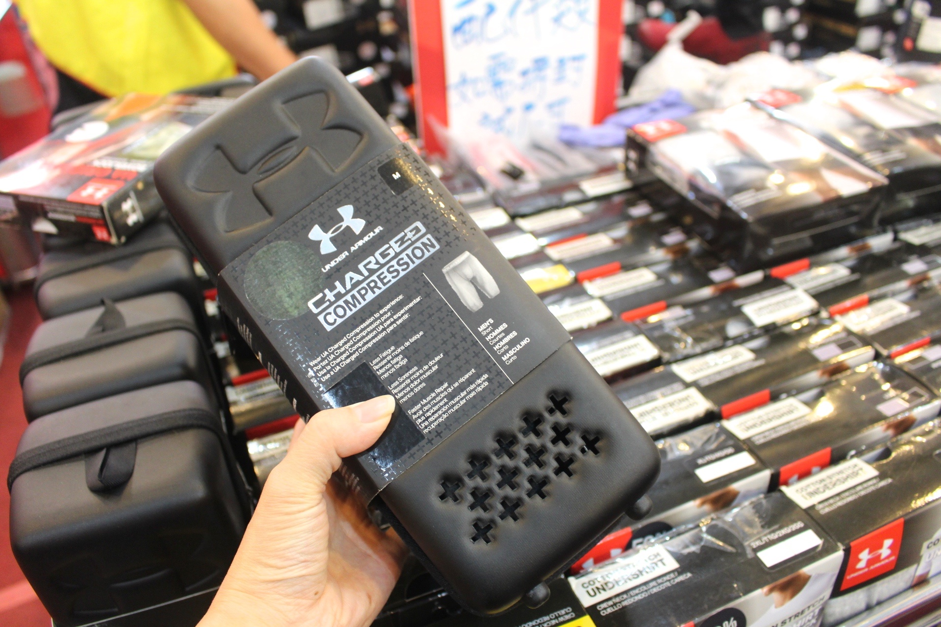 【買 UNDER ARMOUR 巡迴拍賣會】桃園場活動到2/9!最低商品35折、鞋款5折( 精選商品買3件或買5件再繼續打折) 【買 UNDER ARMOUR 巡迴拍賣會】桃園場活動到2/9!最低商品35折、鞋款5折( 精選商品買3件或買5件再繼續打折)