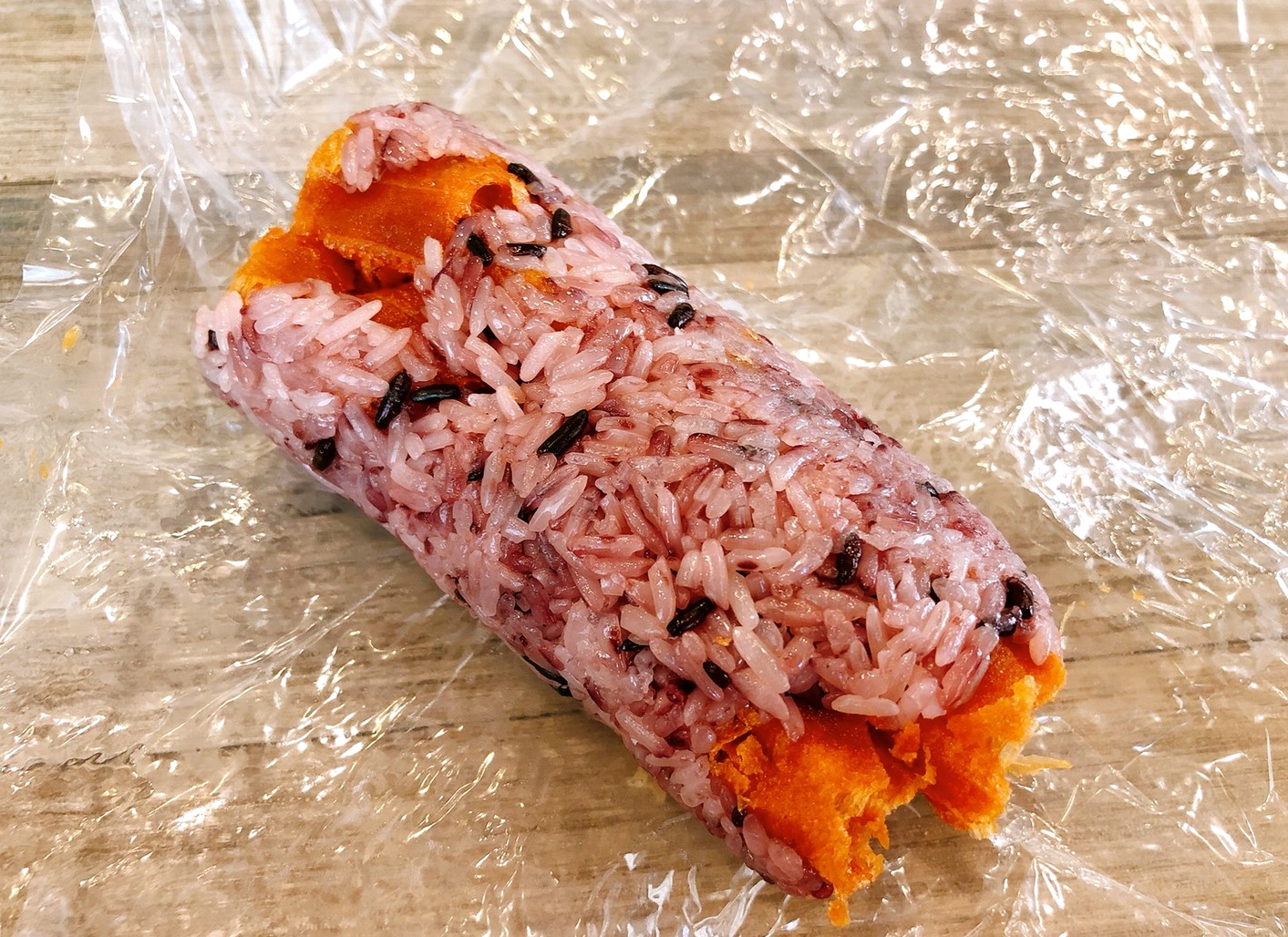 【食 甲上燒餅】連鎖精緻豆漿店。中式燒餅搭配西式配料,手工燒餅酥脆到直掉屑屑! 【食 甲上燒餅】連鎖精緻豆漿店。中式燒餅搭配西式配料,手工燒餅酥脆到直掉屑屑!