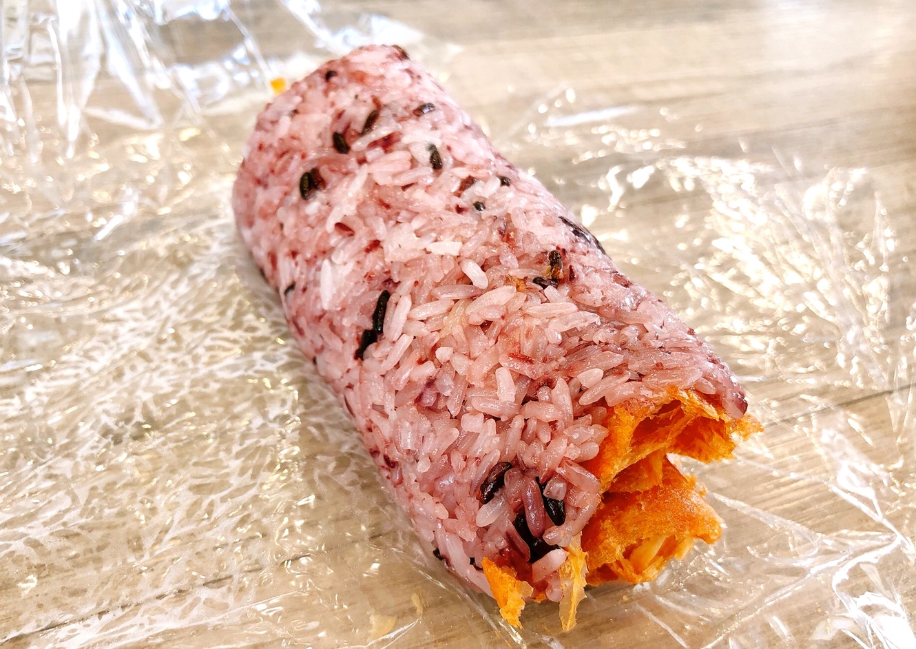 【食 甲上燒餅】連鎖精緻豆漿店。中式燒餅搭配西式配料,手工燒餅酥脆到直掉屑屑! 【食 甲上燒餅】連鎖精緻豆漿店。中式燒餅搭配西式配料,手工燒餅酥脆到直掉屑屑!