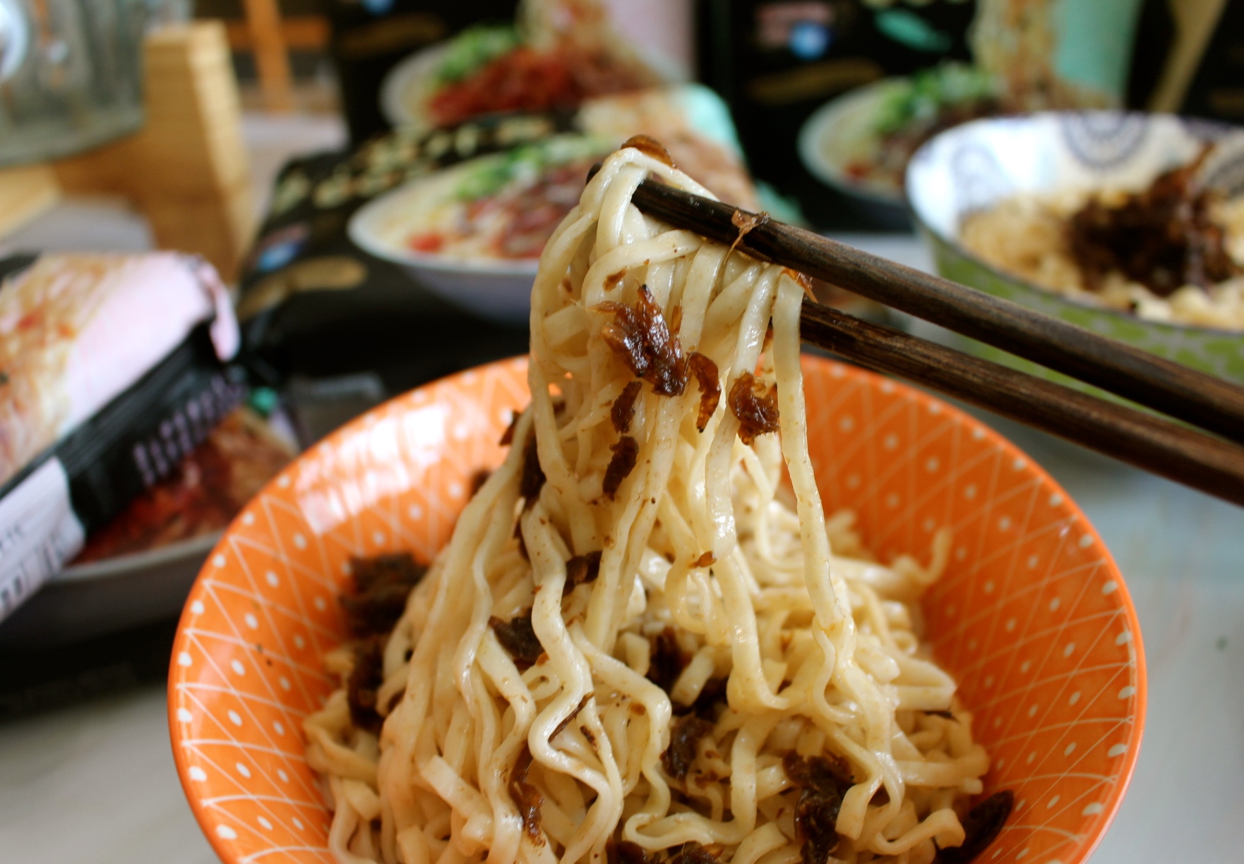 【食 漁品軒醬拌麵】傳承ㄧ甲子基隆在地漁品軒!小卷醬包搭配蕎麥麵,輕鬆快速完成一餐 【食 漁品軒醬拌麵】傳承ㄧ甲子基隆在地漁品軒!小卷醬包搭配蕎麥麵,輕鬆快速完成一餐