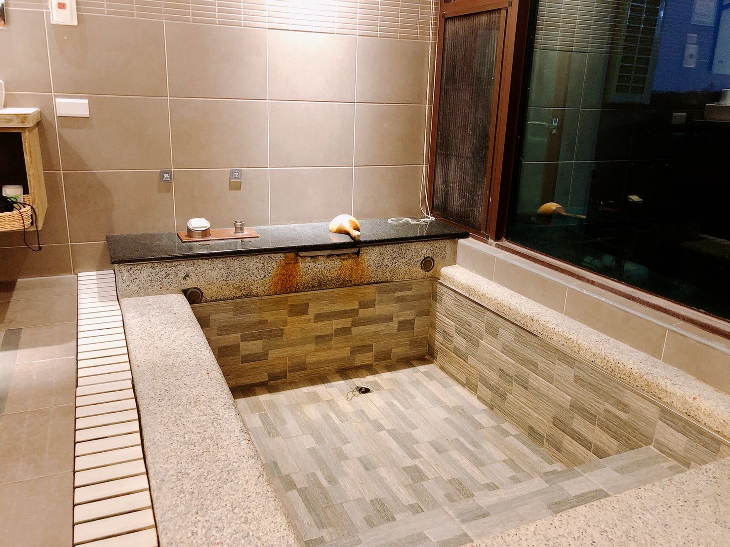 奇立丹民宿,夜市,宜蘭好玩,宜蘭住宿,奇立丹宿‧食‧湯,礁溪溫泉夜市,泡湯,宜蘭景點,無色無味碳酸氫鈉泉,台灣小吃 奇立丹民宿,夜市,宜蘭好玩,宜蘭住宿,奇立丹宿‧食‧湯,礁溪溫泉夜市,泡湯,宜蘭景點,無色無味碳酸氫鈉泉,台灣小吃
