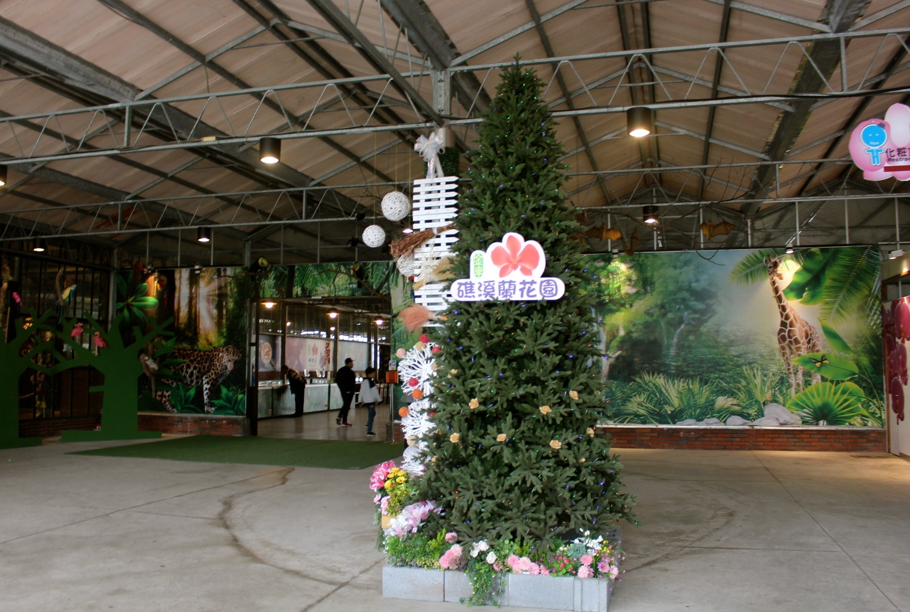 【遊 金車礁溪蘭花園】全年無休+免費入場!超大水生植物區可餵食錦鯉,附設草皮兒童區、仙人掌蘭花區(雨天備案) 【遊 金車礁溪蘭花園】全年無休+免費入場!超大水生植物區可餵食錦鯉,附設草皮兒童區、仙人掌蘭花區(雨天備案)
