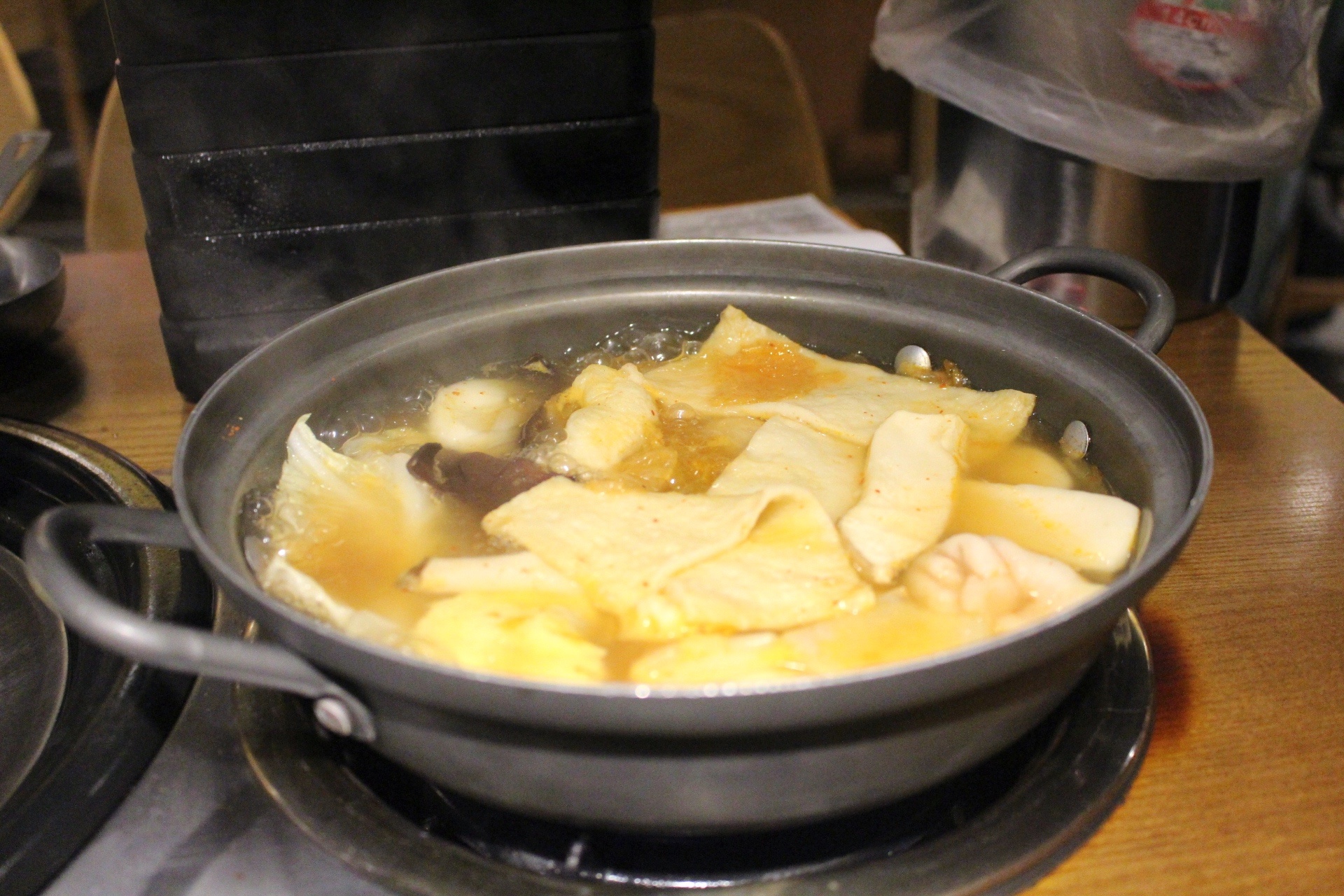【食 阿豬媽아줌마韓式烤肉】持學生證399元吃到飽!韓式火鍋+鍋物兩吃.自助海鮮煎餅、韓式小菜、泡麵和火鍋配料 【食 阿豬媽아줌마韓式烤肉】持學生證399元吃到飽!韓式火鍋+鍋物兩吃.自助海鮮煎餅、韓式小菜、泡麵和火鍋配料