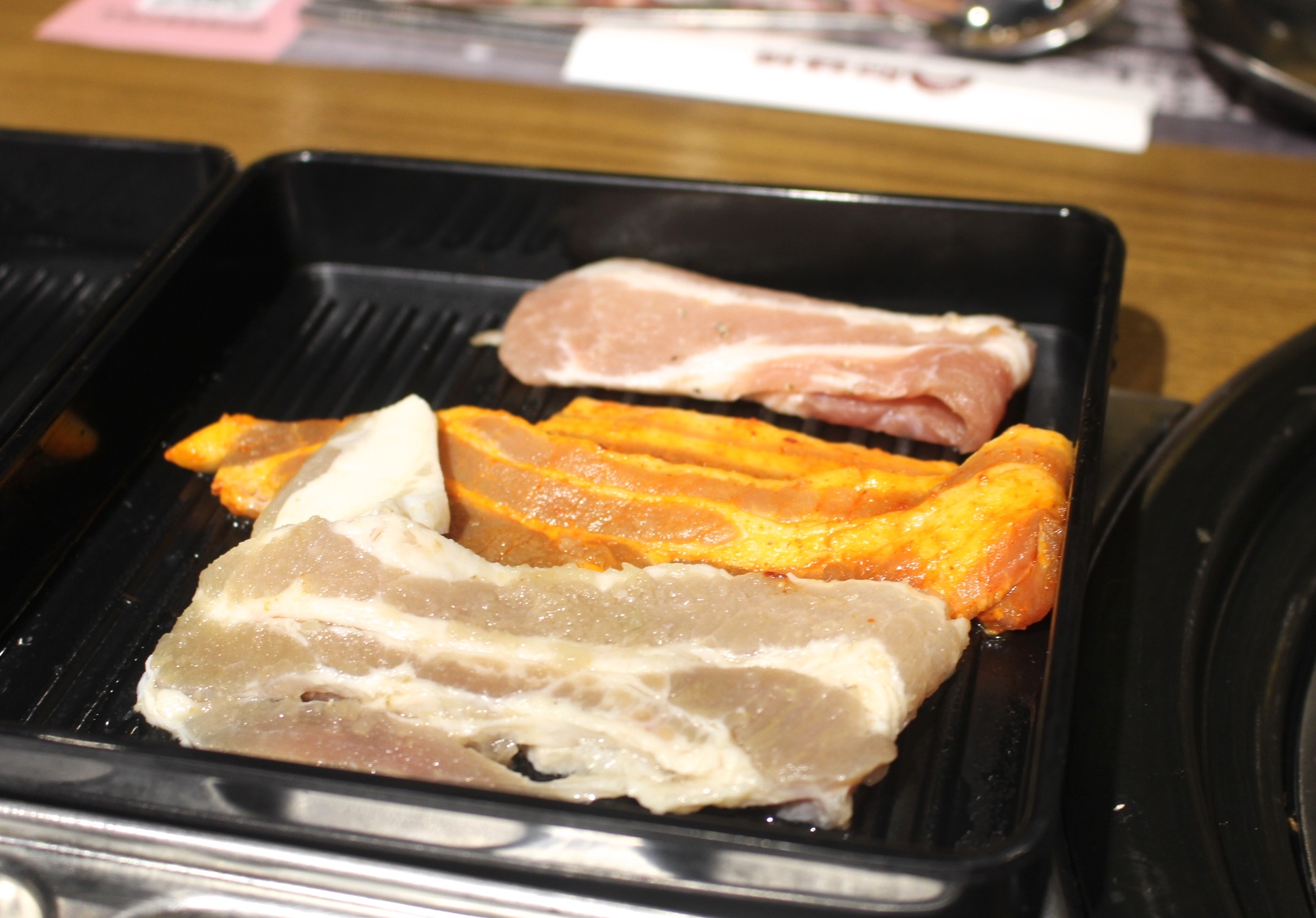 【食 阿豬媽아줌마韓式烤肉】持學生證399元吃到飽!韓式火鍋+鍋物兩吃.自助海鮮煎餅、韓式小菜、泡麵和火鍋配料 【食 阿豬媽아줌마韓式烤肉】持學生證399元吃到飽!韓式火鍋+鍋物兩吃.自助海鮮煎餅、韓式小菜、泡麵和火鍋配料