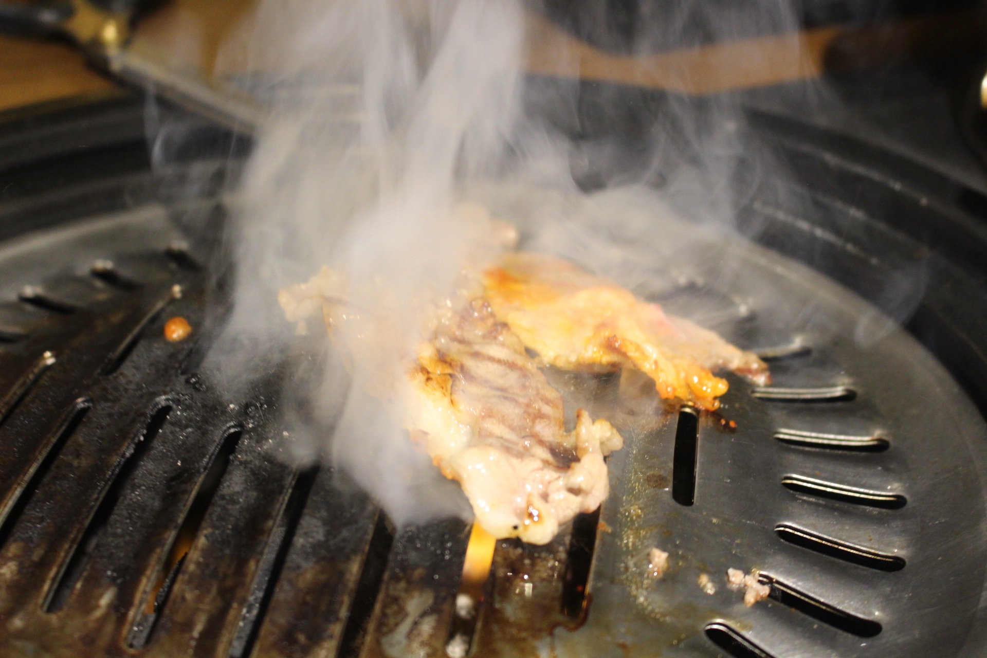 【食 阿豬媽아줌마韓式烤肉】持學生證399元吃到飽!韓式火鍋+鍋物兩吃.自助海鮮煎餅、韓式小菜、泡麵和火鍋配料 【食 阿豬媽아줌마韓式烤肉】持學生證399元吃到飽!韓式火鍋+鍋物兩吃.自助海鮮煎餅、韓式小菜、泡麵和火鍋配料