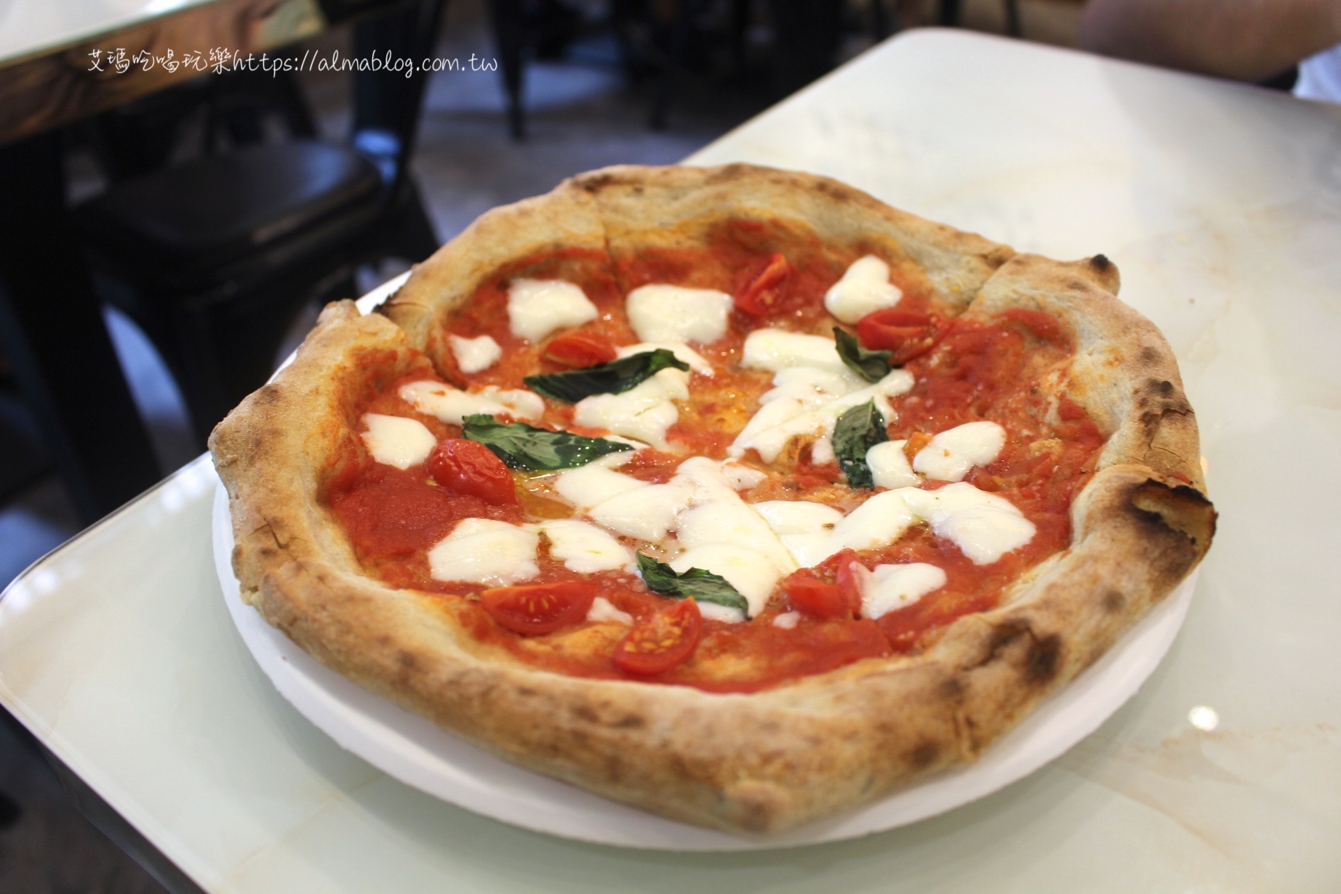 N.V PIZZA 黑.火山披薩