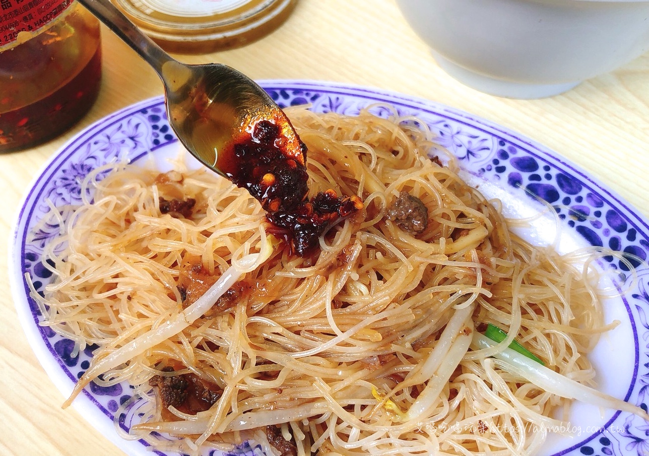 〖建福路無名小吃攤〗在地人的台式早餐.銅板小吃.豬血湯+炒米粉才55元!CP值高高高 〖建福路無名小吃攤〗在地人的台式早餐.銅板小吃.豬血湯+炒米粉才55元!CP值高高高