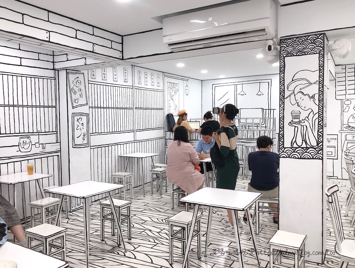 〖2D TAIWAN〗二次元漫畫風咖啡館.整間裝潢都用畫的!B1還有秘境小洞.居酒屋.烘焙廚房.日本電車 〖2D TAIWAN〗二次元漫畫風咖啡館.整間裝潢都用畫的!B1還有秘境小洞.居酒屋.烘焙廚房.日本電車