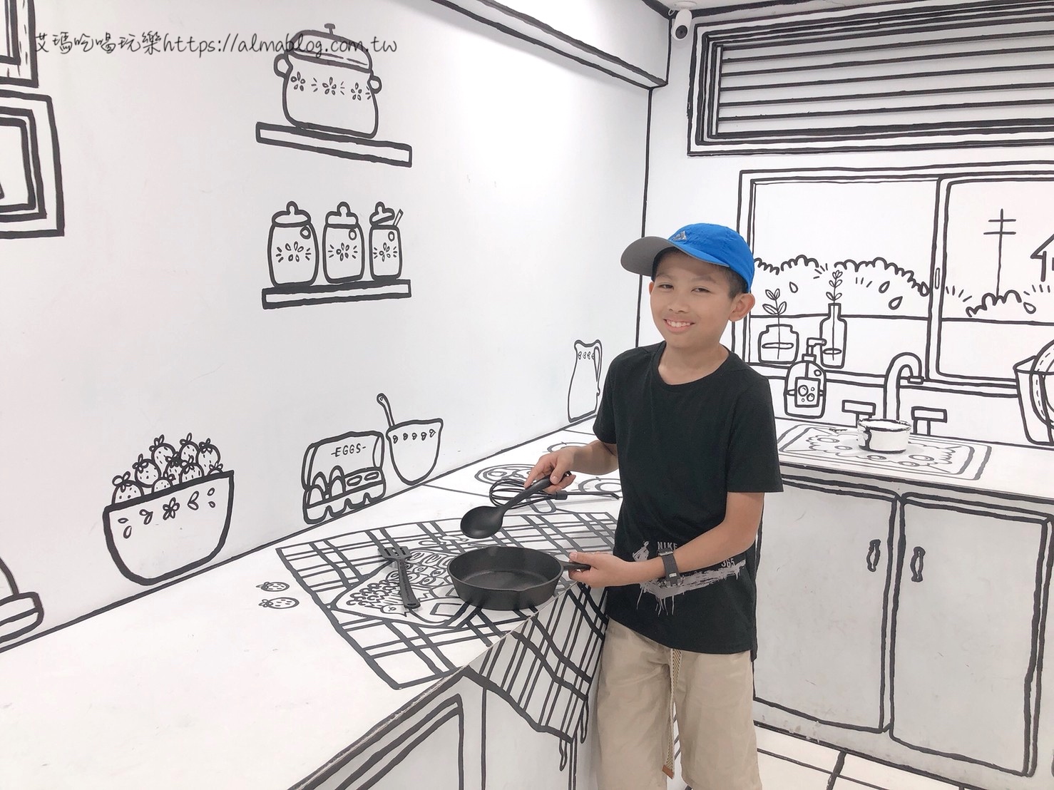 〖2D TAIWAN〗二次元漫畫風咖啡館.整間裝潢都用畫的!B1還有秘境小洞.居酒屋.烘焙廚房.日本電車 〖2D TAIWAN〗二次元漫畫風咖啡館.整間裝潢都用畫的!B1還有秘境小洞.居酒屋.烘焙廚房.日本電車