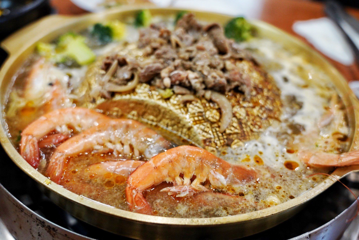 桃園燒肉,桃園燒肉吃到飽,韓式燒肉吃到飽,烤肉吃到飽,銅盤吃到飽,老燒肉吃到飽大漠紅頂級燒肉,三柒燒き肉專門店, 火之舞蓁品燒和牛放題,打爆豬,肉鮮生吃到飽,韓爐銅盤烤肉,和東燒肉,川三上選燒肉,燒肉道,Oh ! Yaki 日式精緻炭火燒肉