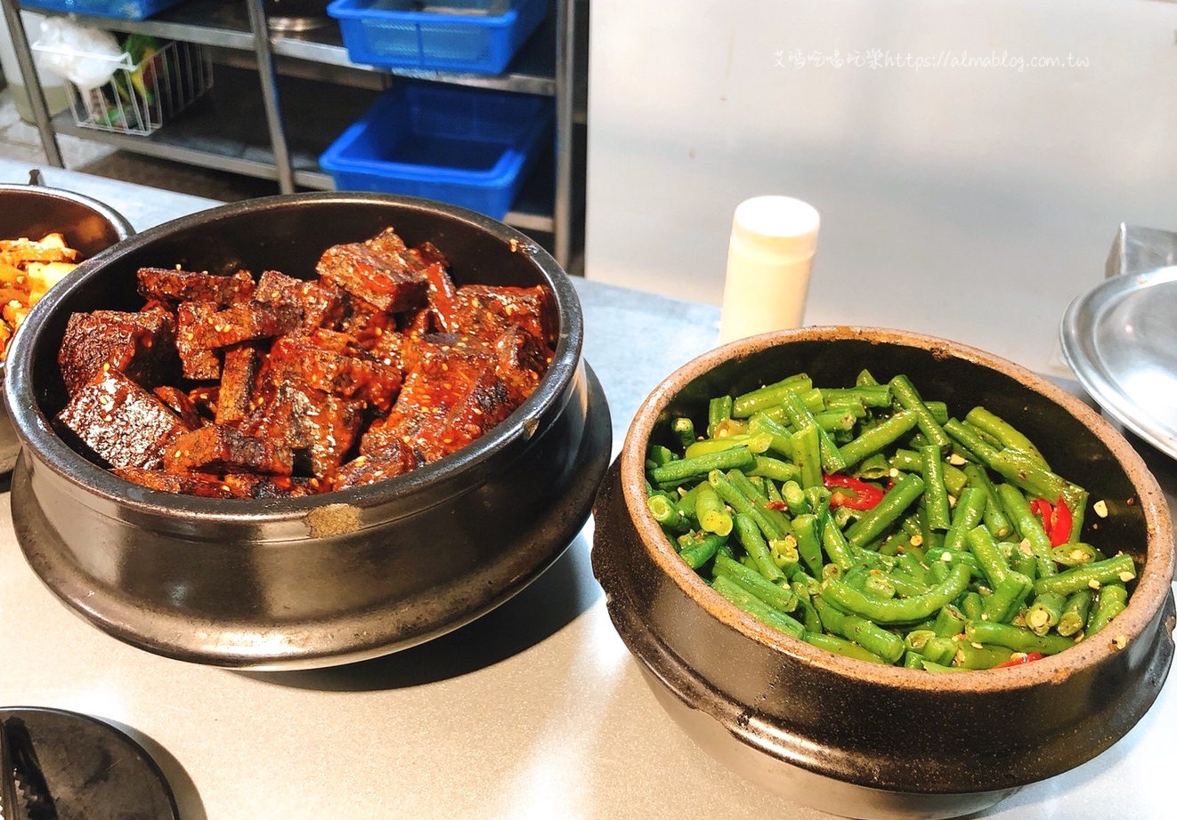 〖韓大力〗一個人只要168元就能吃銅盤烤肉！內用提供十種韓式小菜、白飯、冰淇淋和飲料無限吃到飽