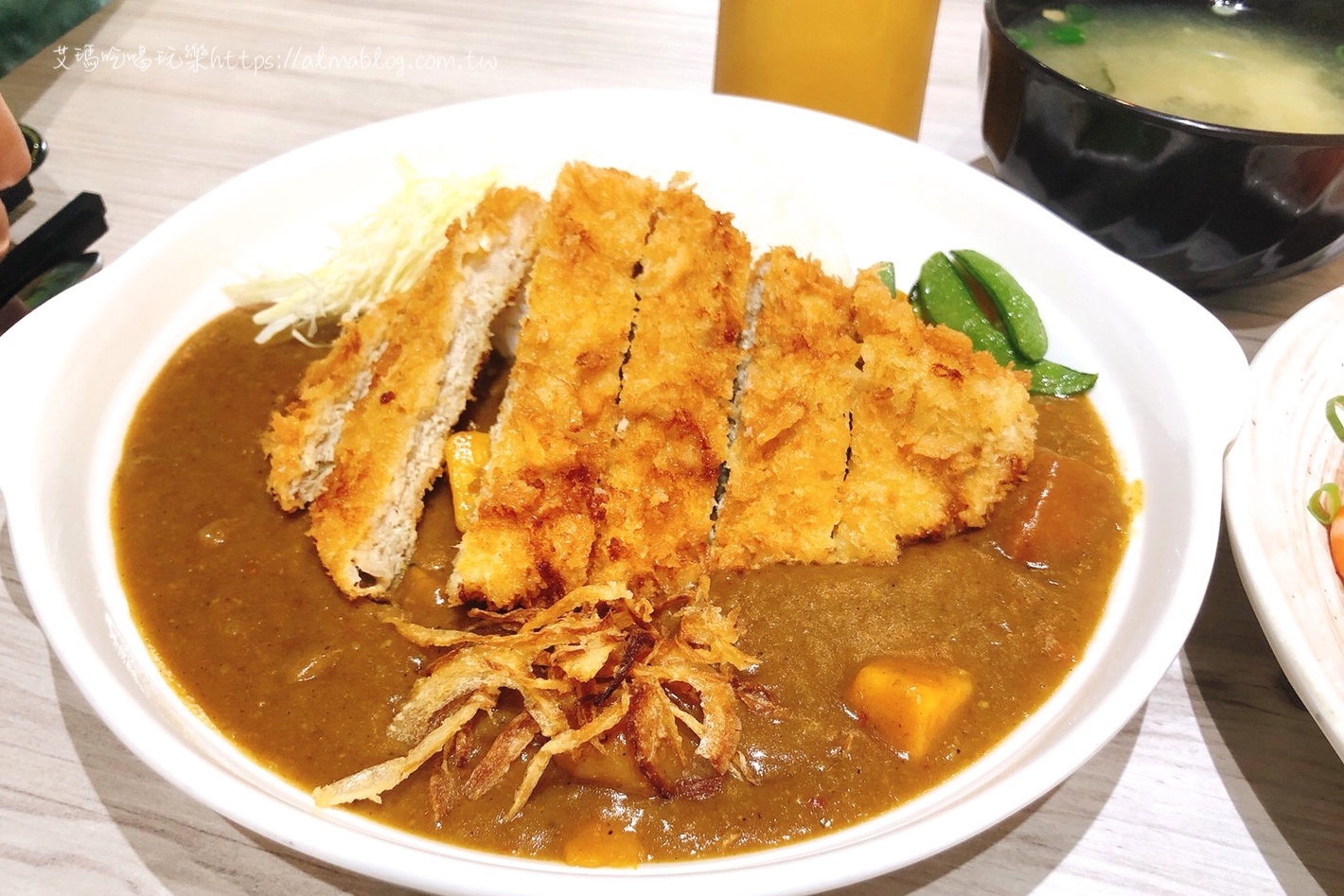 〖頑咖公社〗鄰近夜市．咖喱飯可免費加醬、飯一次．3種冷麵+3種醬 想吃什麼自己配！