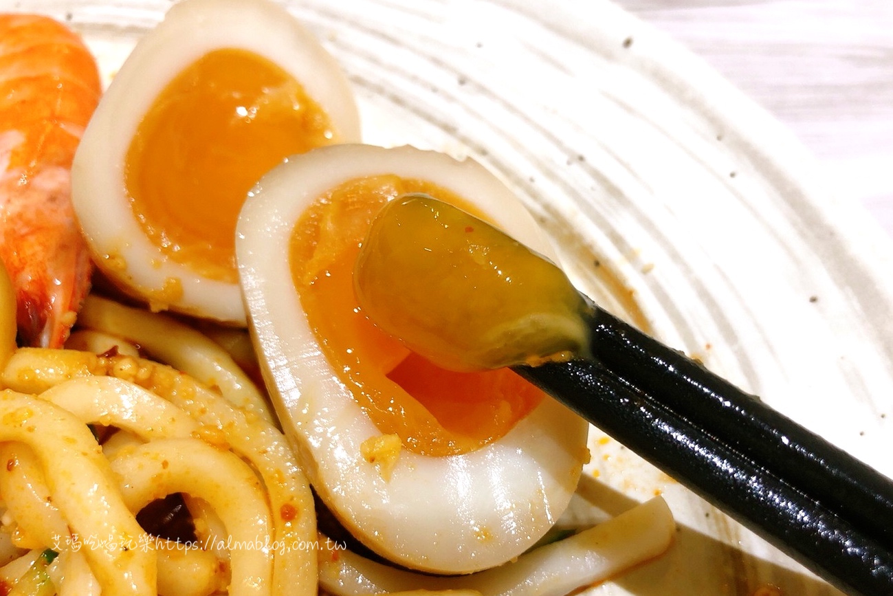 〖頑咖公社〗鄰近夜市．咖喱飯可免費加醬、飯一次．3種冷麵+3種醬 想吃什麼自己配！