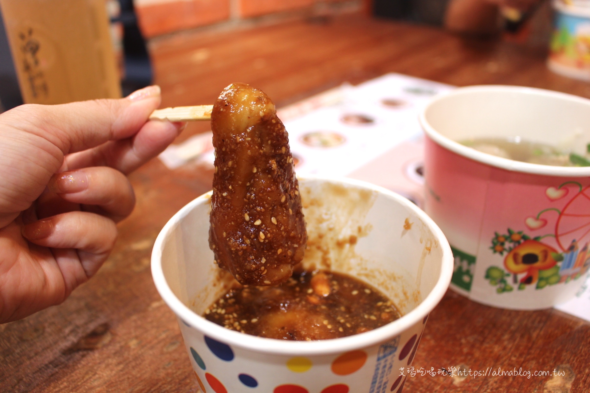 丈毋娘豆干,京廣桂花手工蛋捲,媳婦小吃,客家小吃,客家菜,康濟吊橋,手工蛋捲,永涼製冰廠,熝湯齊,燒麻糬,男庄老街,窯烤麵包,苗栗景點,麻糬,黃金傳說 丈毋娘豆干,京廣桂花手工蛋捲,媳婦小吃,客家小吃,客家菜,康濟吊橋,手工蛋捲,永涼製冰廠,熝湯齊,燒麻糬,男庄老街,窯烤麵包,苗栗景點,麻糬,黃金傳說
