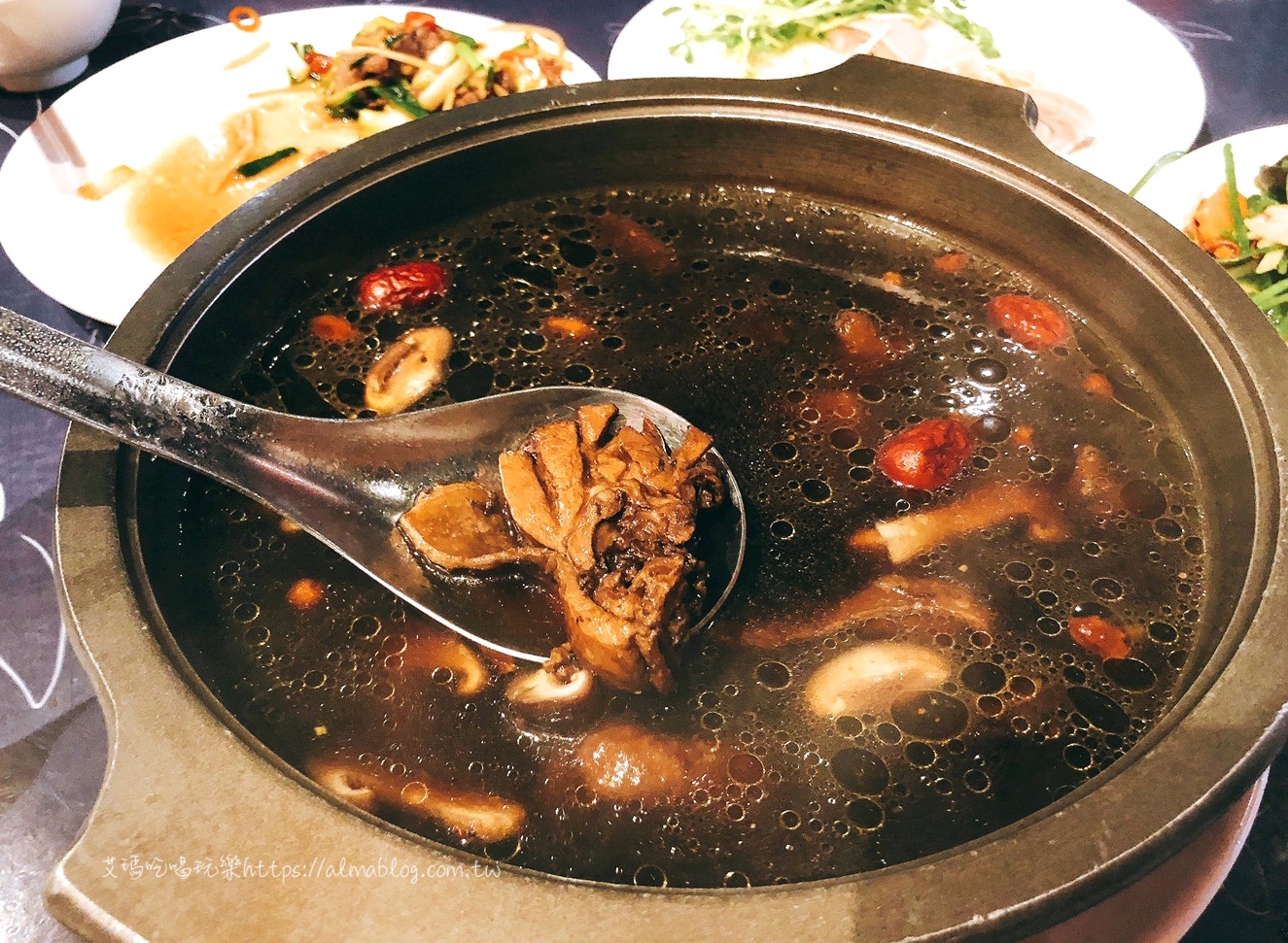 內灣戲院人文客家菜館