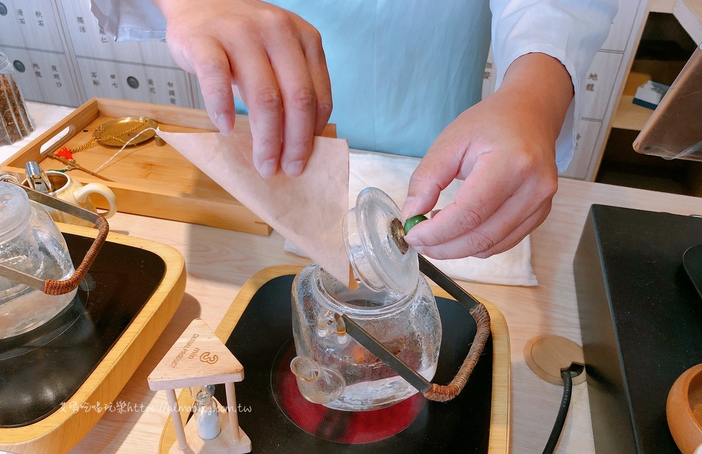 〖瑤沁堂〗喝杯茶竟要用中藥秤?以為我來到中藥行!現煮漢方養生茶.還有迷你藥帖三日飲&七日飲帶著走 〖瑤沁堂〗喝杯茶竟要用中藥秤?以為我來到中藥行!現煮漢方養生茶.還有迷你藥帖三日飲&七日飲帶著走
