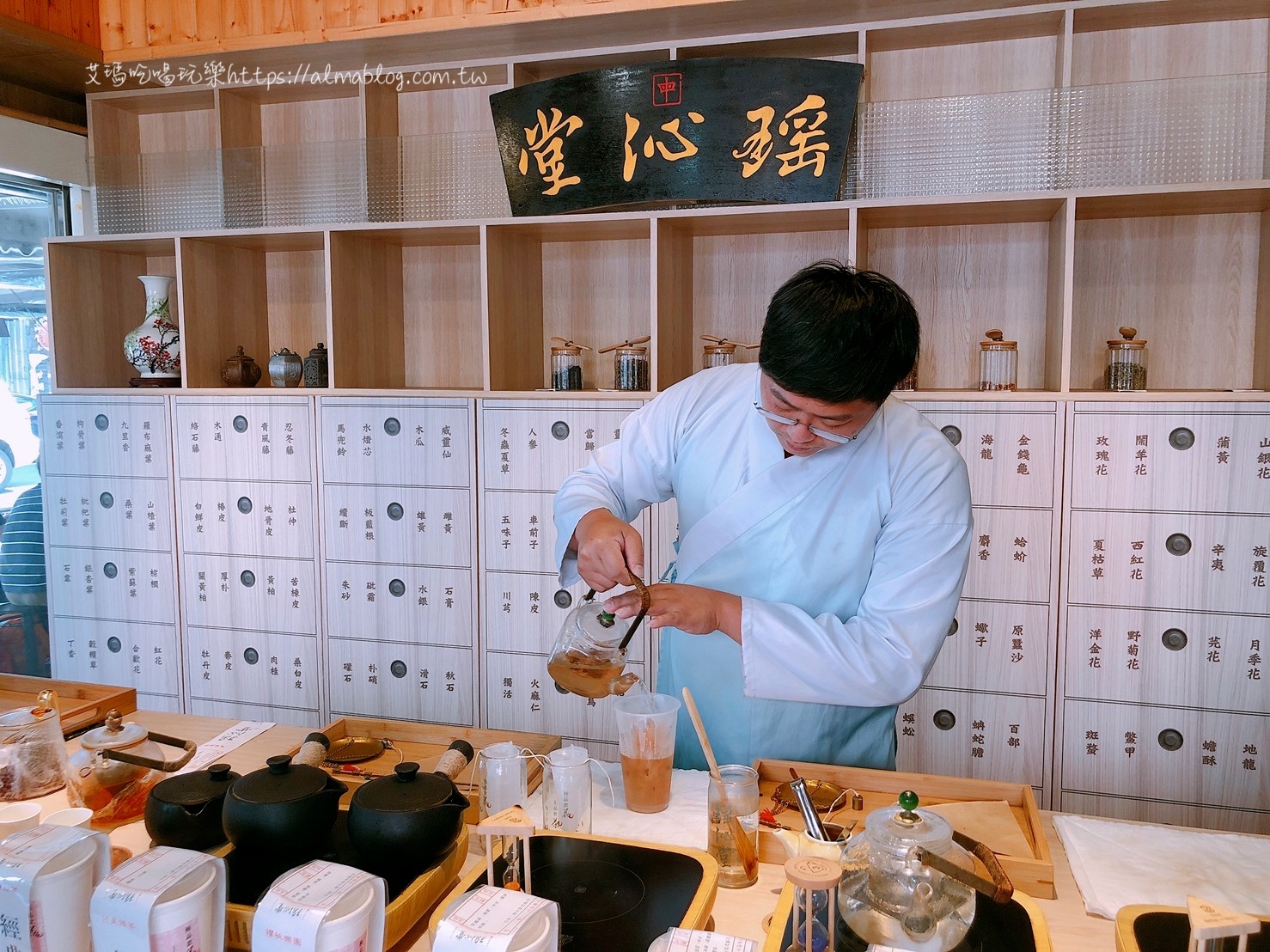 〖瑤沁堂〗喝杯茶竟要用中藥秤?以為我來到中藥行!現煮漢方養生茶.還有迷你藥帖三日飲&七日飲帶著走 〖瑤沁堂〗喝杯茶竟要用中藥秤?以為我來到中藥行!現煮漢方養生茶.還有迷你藥帖三日飲&七日飲帶著走