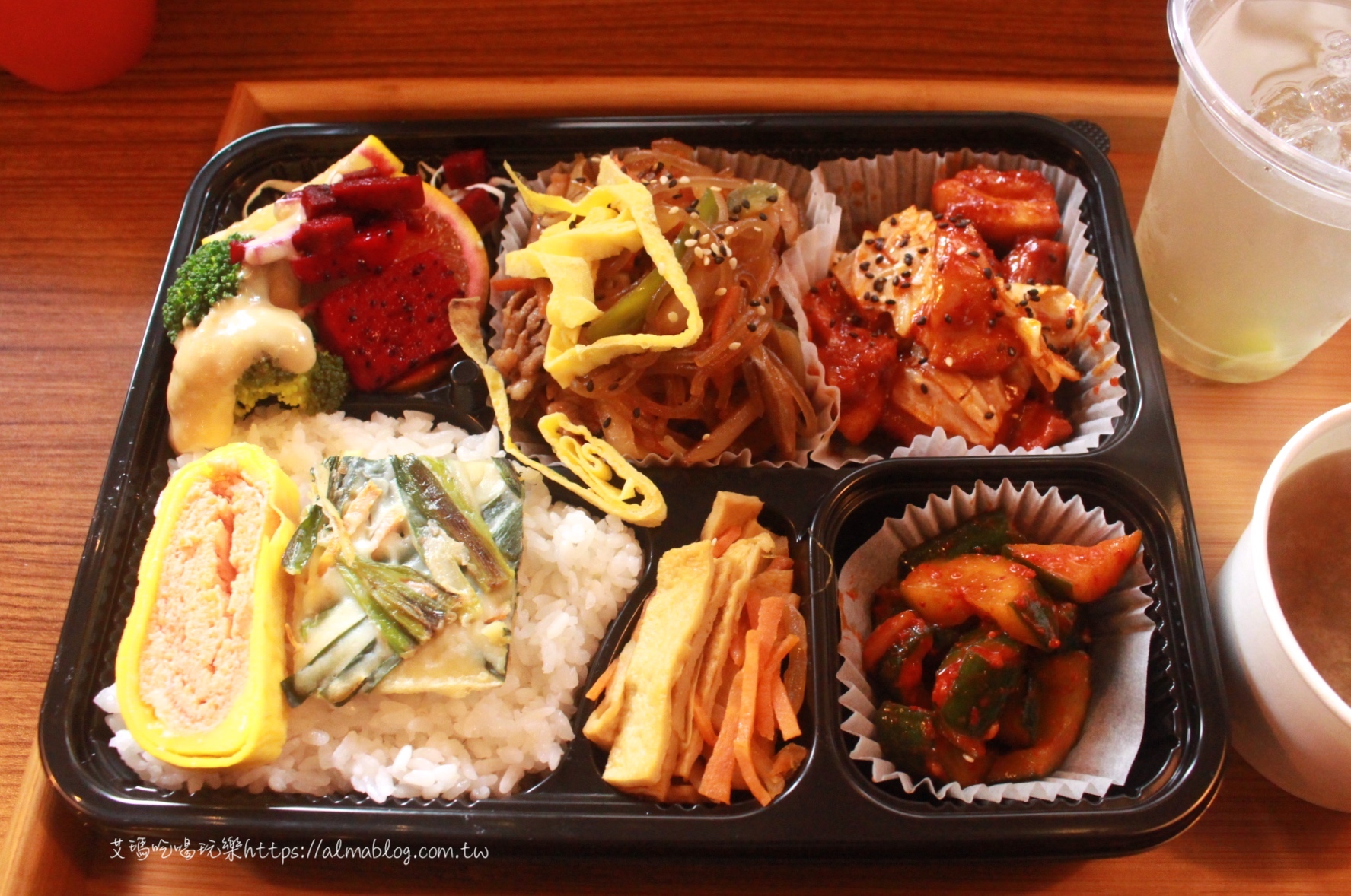 〖Finebox 好食〗韓國女生開的便當店!豪華편리한多達七樣菜.附大醬湯&手工飲 〖Finebox 好食〗韓國女生開的便當店!豪華편리한多達七樣菜.附大醬湯&手工飲