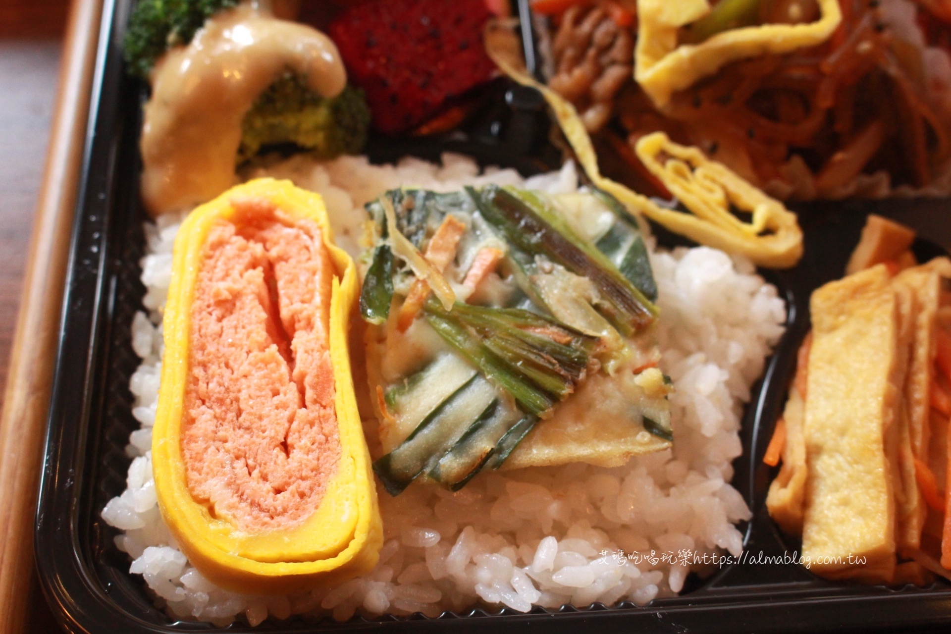 〖Finebox 好食〗韓國女生開的便當店!豪華편리한多達七樣菜.附大醬湯&手工飲 〖Finebox 好食〗韓國女生開的便當店!豪華편리한多達七樣菜.附大醬湯&手工飲