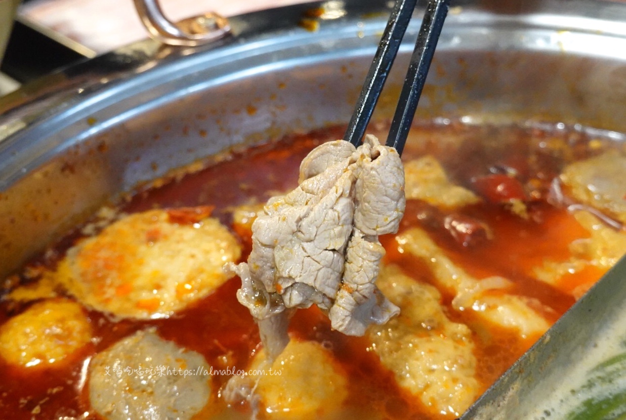 〖原味頂級和風鍋物〗廚師長夠給力！超載巨大海鮮船送上桌．上百種吃到飽．9種湯底自己調還有哈根達斯